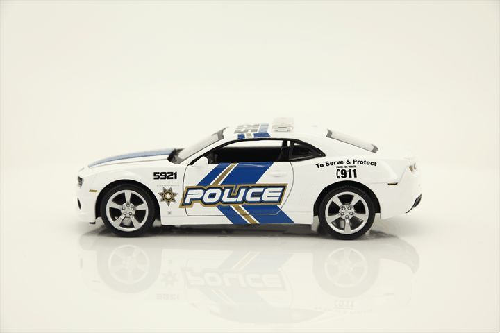 Автомодель MAISTO 1:24 Chevrolet Camaro SS RS Police (31208 white)фото17