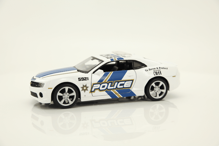Автомодель MAISTO 1:24 Chevrolet Camaro SS RS Police (31208 white)фото18