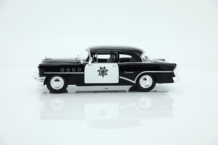 Автомодель MAISTO 1:26 Buick Century (31295 black)фото13