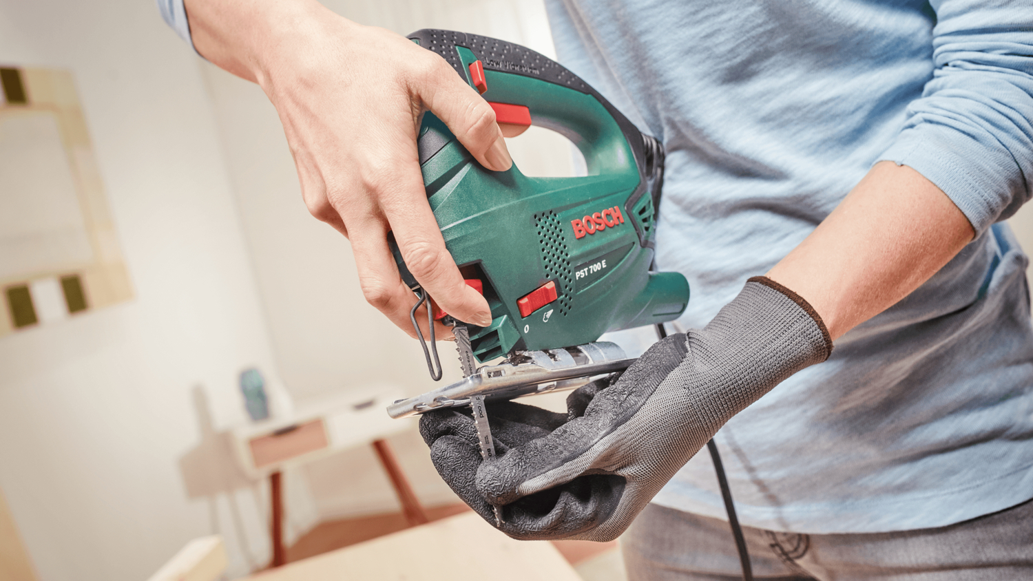 Електролобзик Bosch PST 700 E (0.603.3A0.020)фото