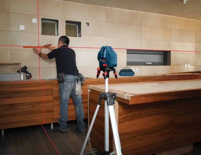 Лазерный нивелир Bosch Professional GLL 5-50 (0.601.063.N00) фото