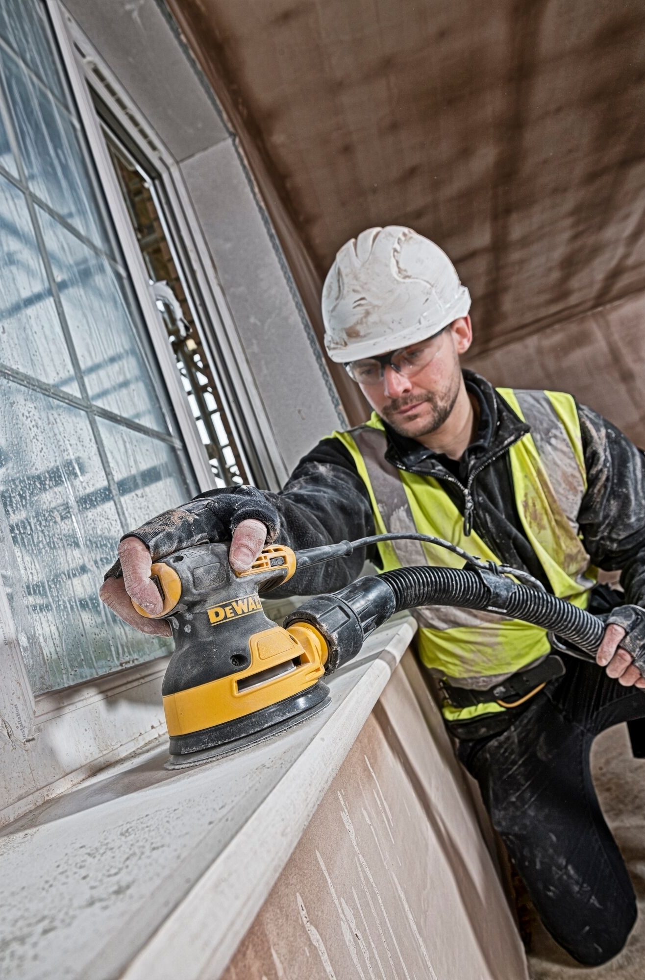 Шлифмашина эксцентриковая DeWalt DWE6423 фото 18