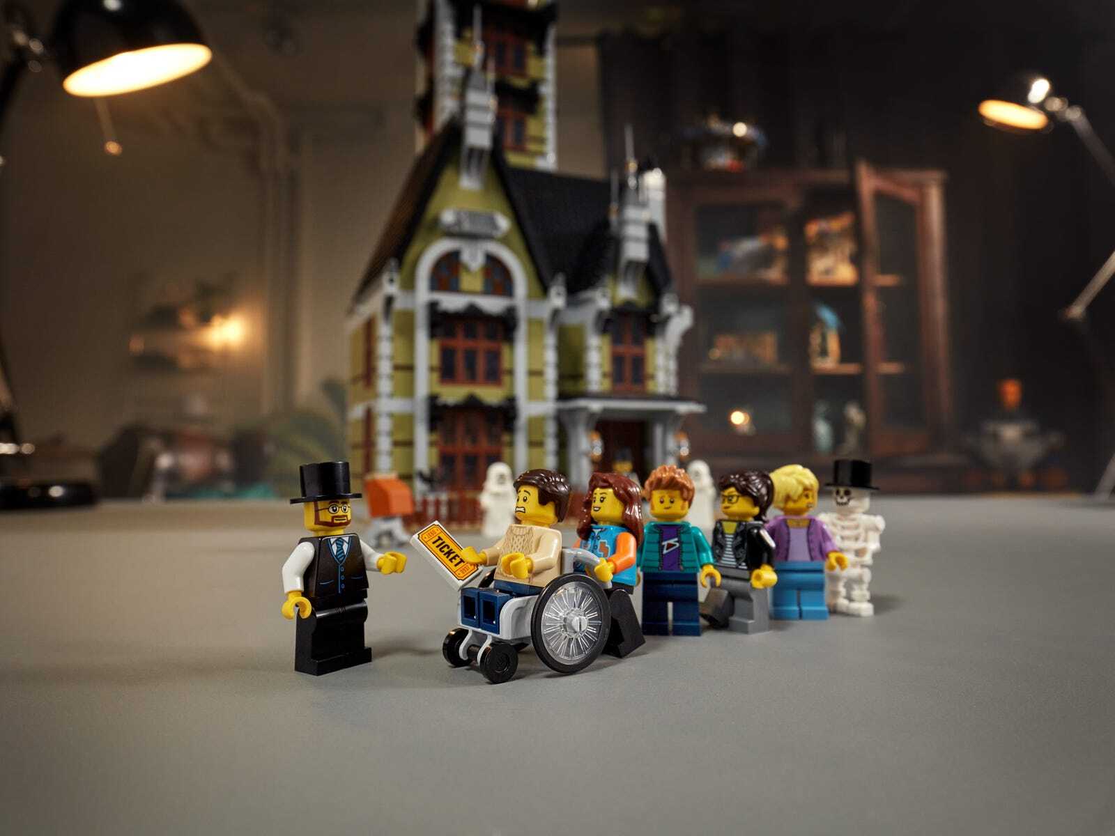 Конструктор LEGO Creator Дом с привидениями 10273 фото 11