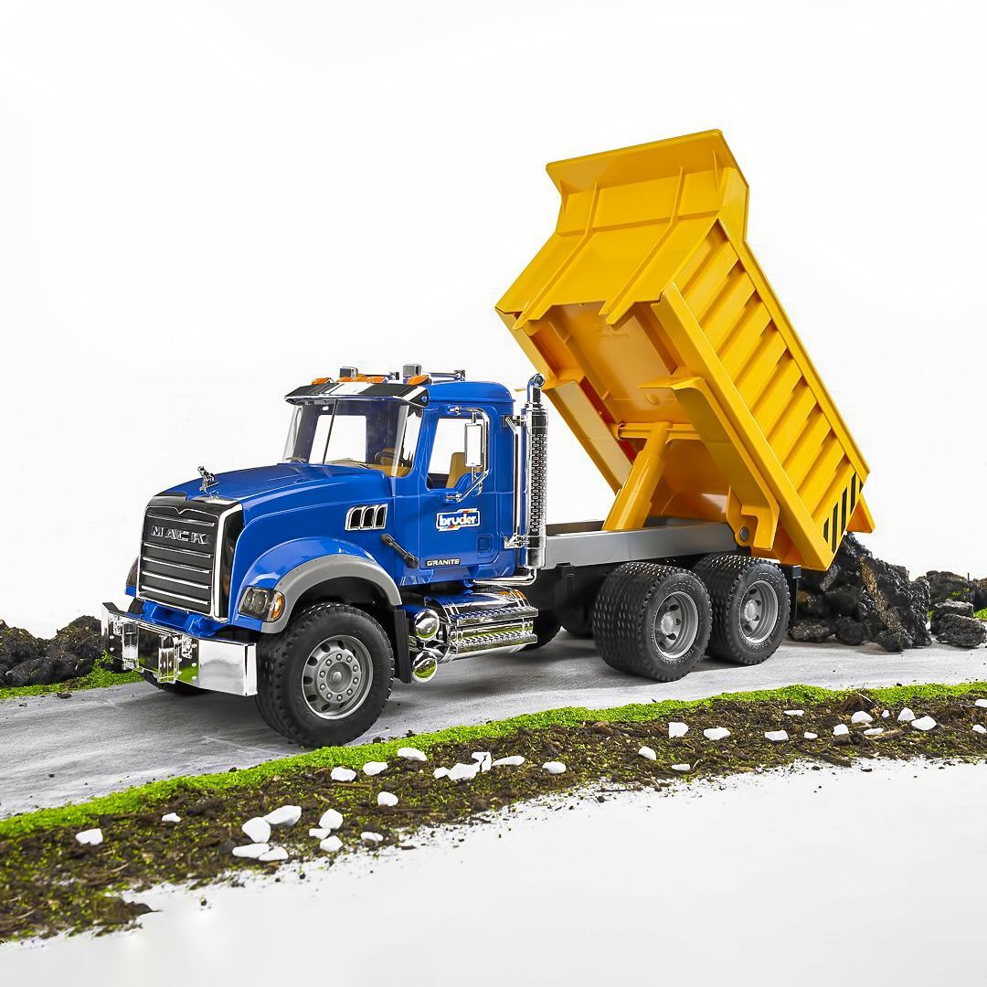 Самосвал Bruder 1:16 Mack Granite (02815) фото 5