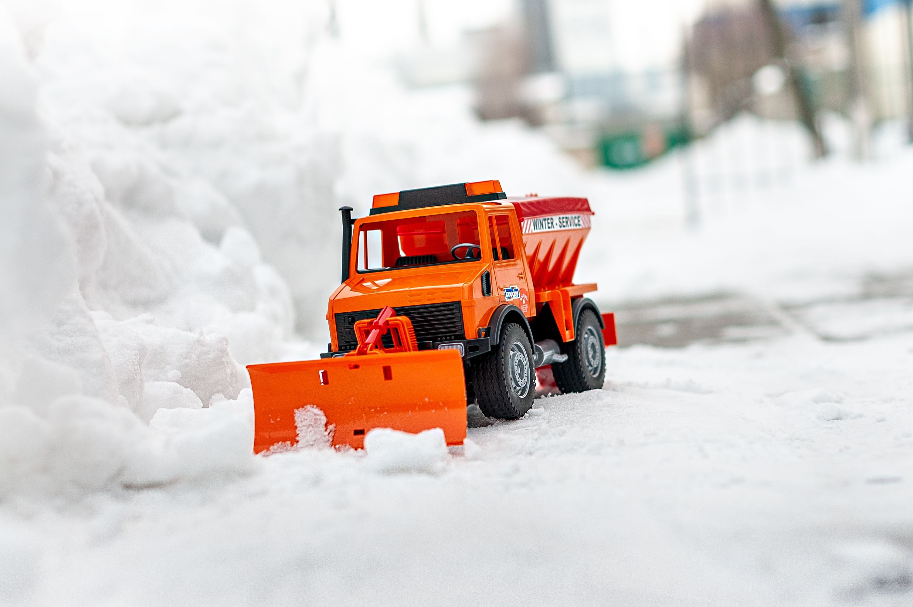 Снігоприбиральної автомобіль Bruder 1:16 MB Unimog (02572)фото5