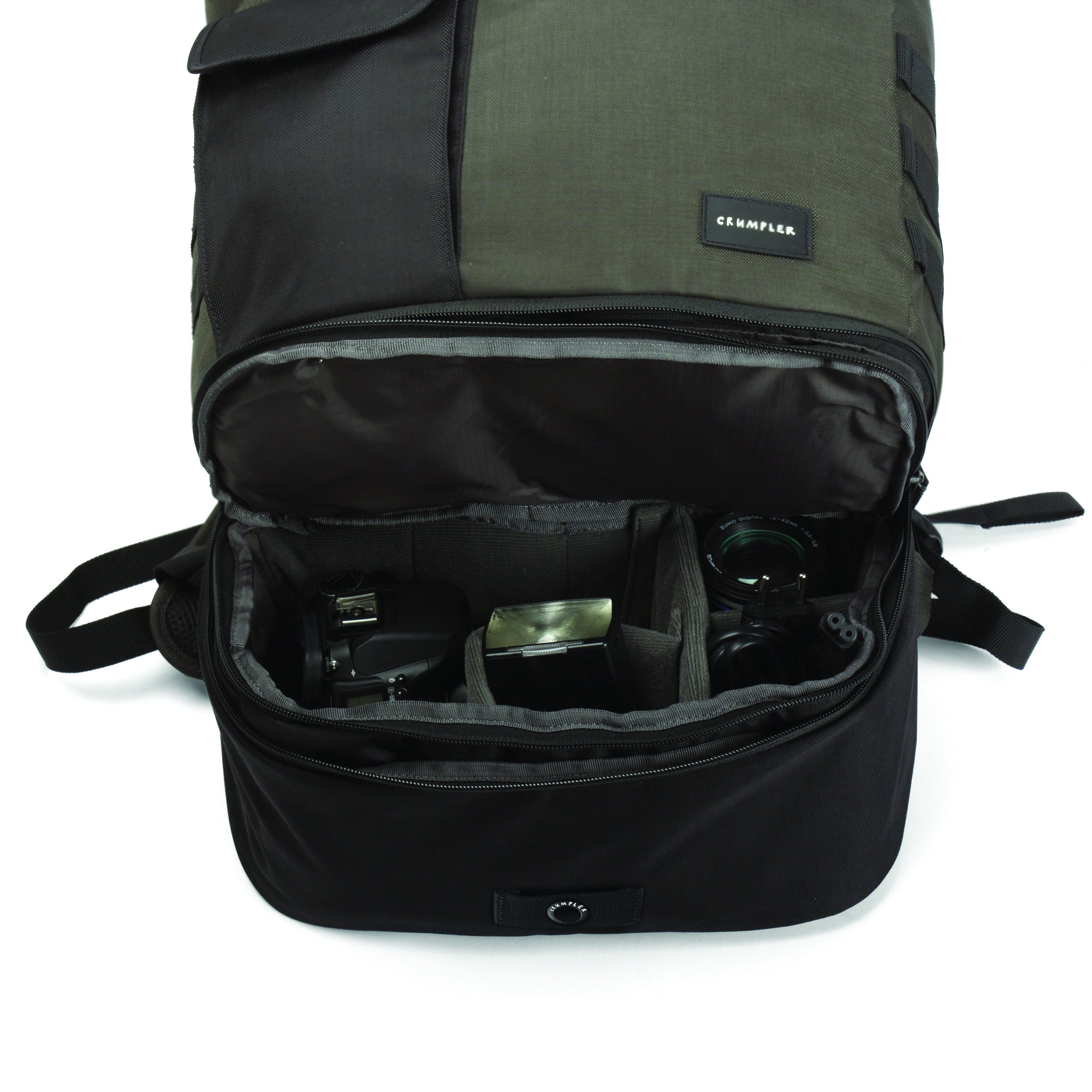 Рюкзак Crumpler The Trooper для MB PRO 15"+ DSLR камеры (черный) фото 5