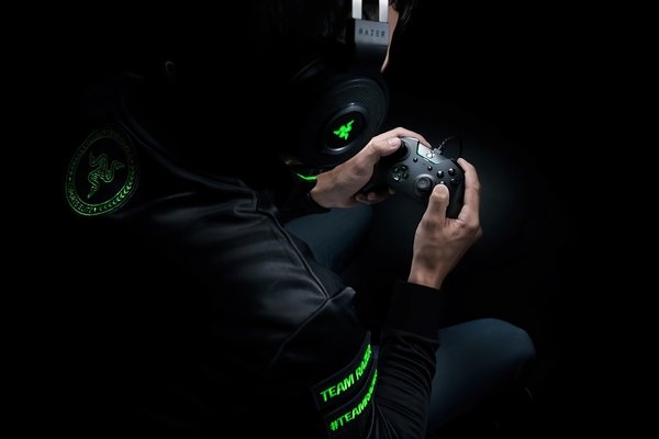 その他 RZ06-01990100-R3M1 Проводной геймпад Razer Wolverine Tournament Edition XBOX