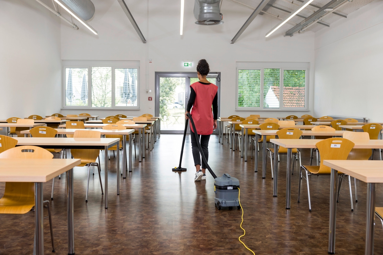 Пылесос профессиональный для сухой уборки Karcher T 11/1 Classic (1.527-197.0) фото 5