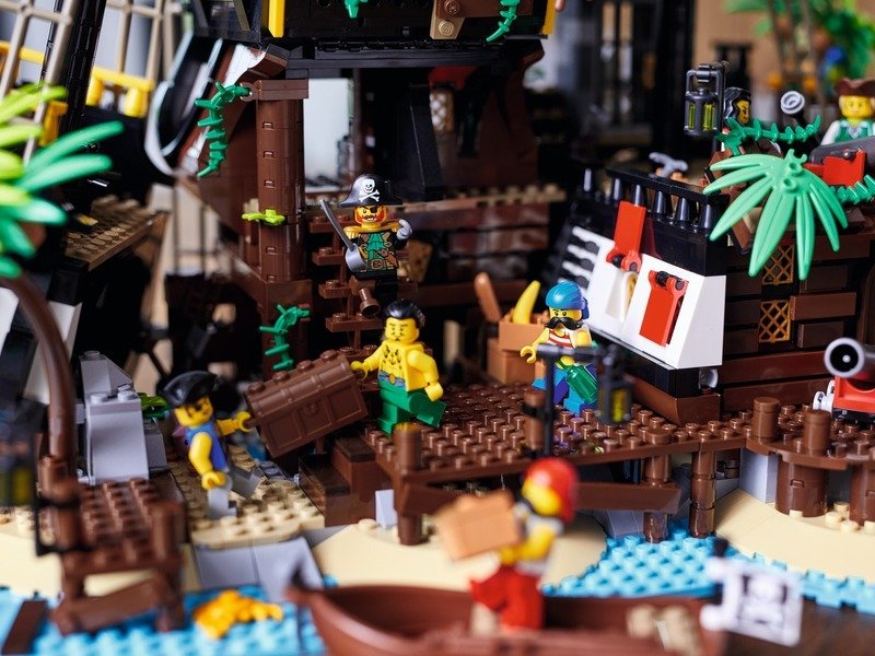 Конструктор LEGO Ideas Пираты из залива Барракуда 21322 фото 12