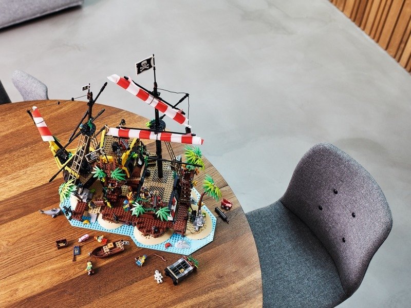 Конструктор LEGO Ideas Пираты из залива Барракуда 21322 фото 33