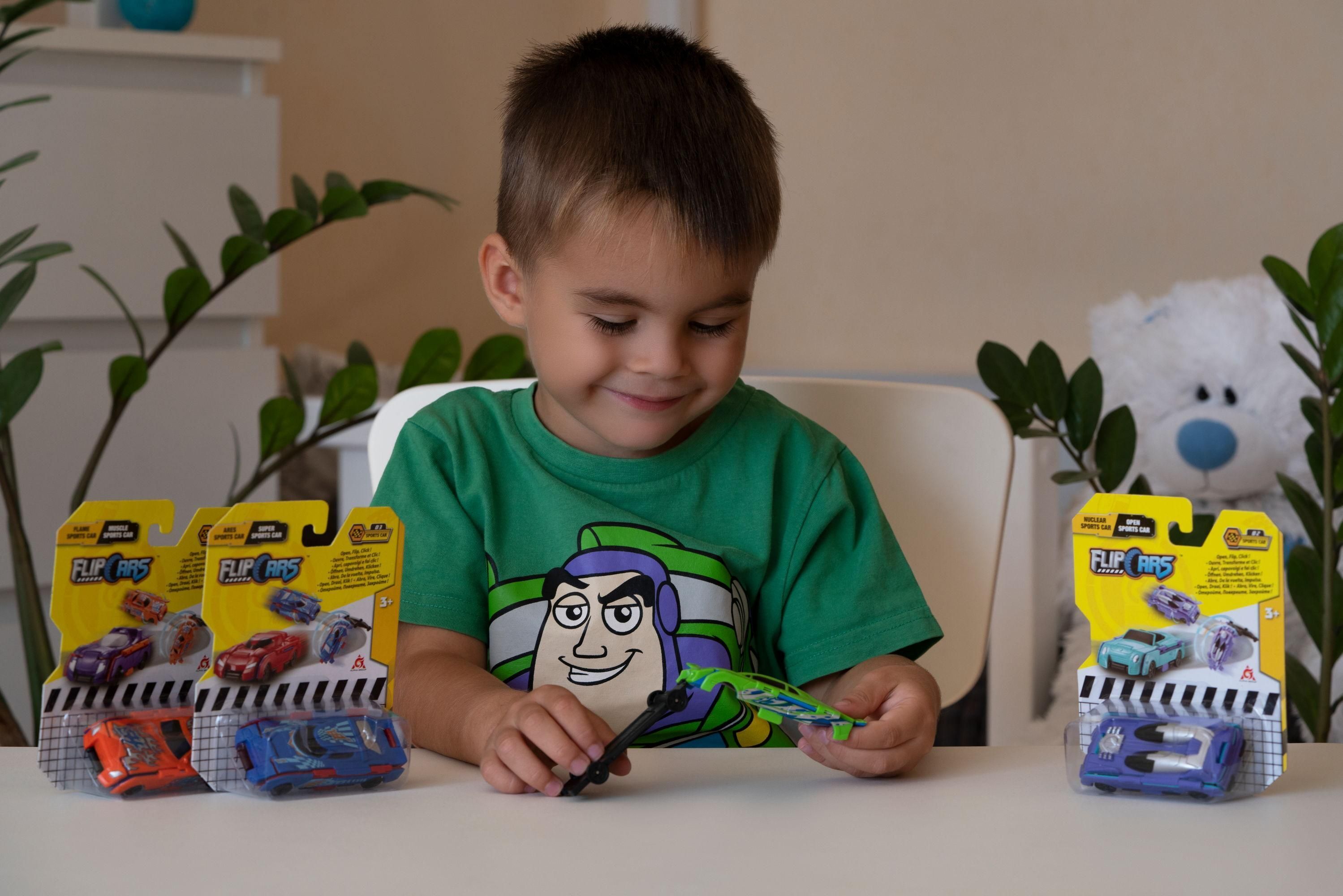 Машинка-трансформер Flip Cars 2 в 1 Спорткар в асортиментіфото