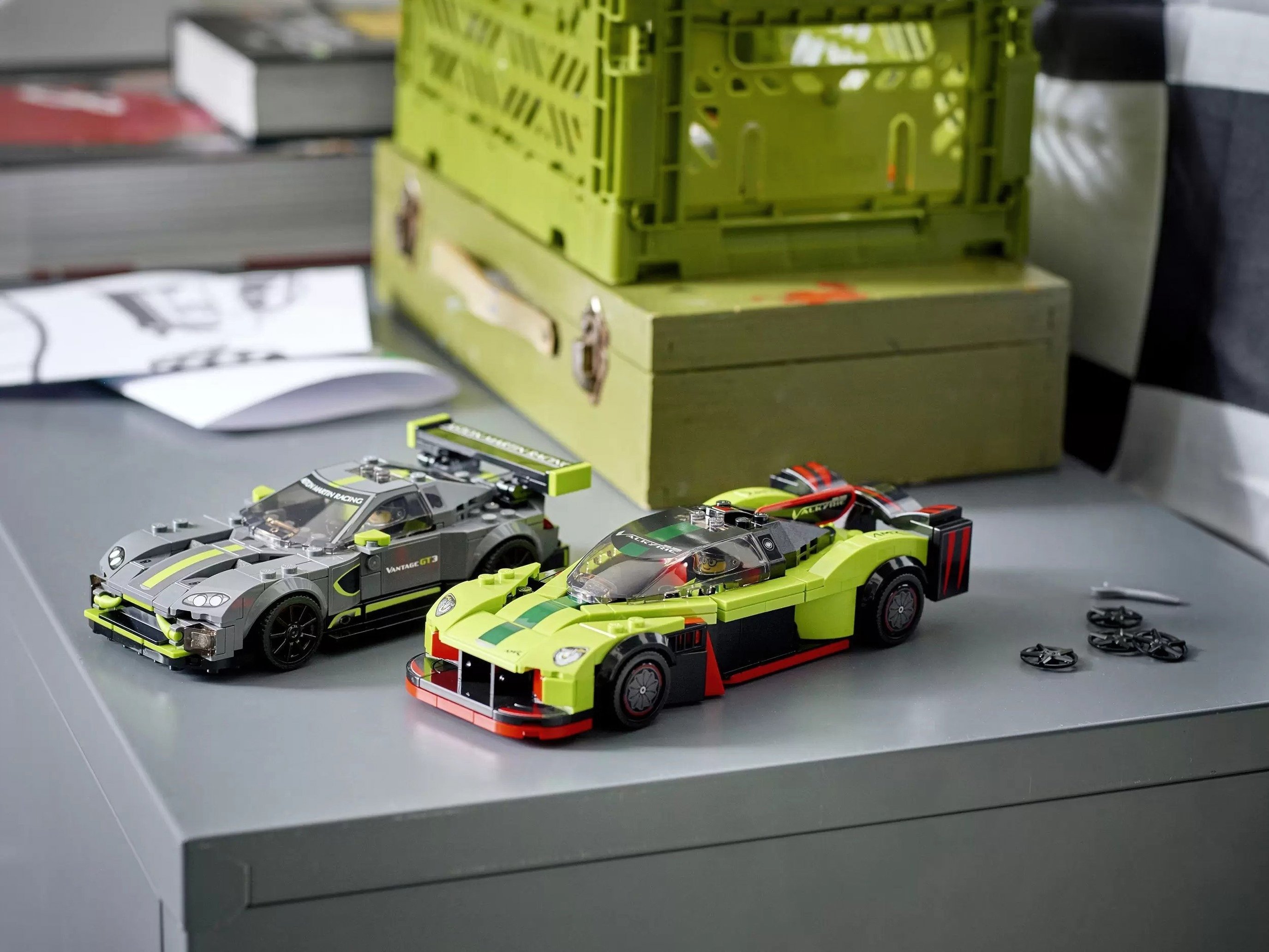 LEGO 76910 Speed Champions Aston Martin Valkyrie AMR Pro та Aston Martin Vantage GT3фото8