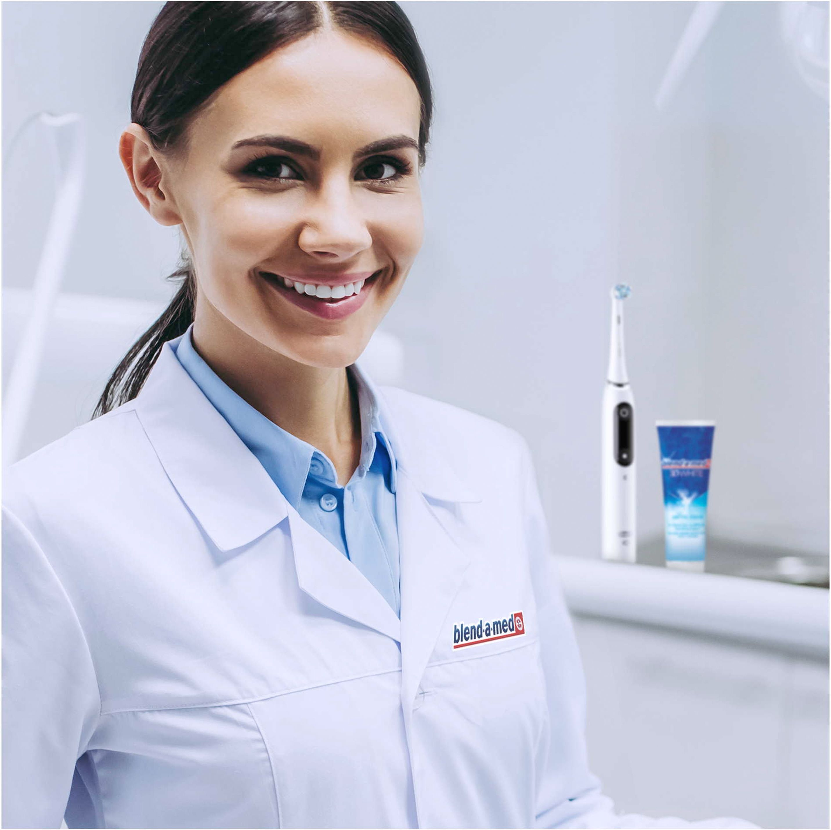 BLEND-A-MED Зубная паста 3D White Отбеливание и глубокая чистка с древесным углем 100мл фото 