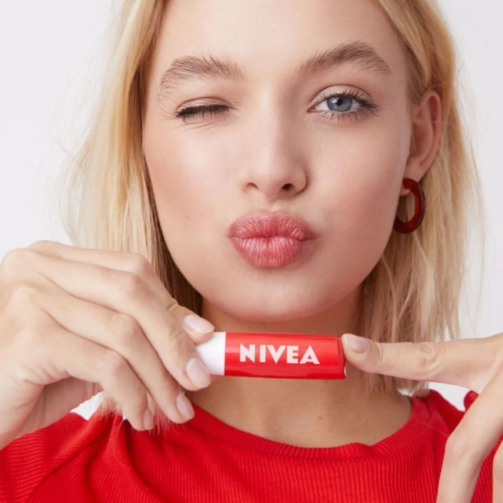 Бальзам для губ Nivea Полуничне сяйво 4,8гфото18