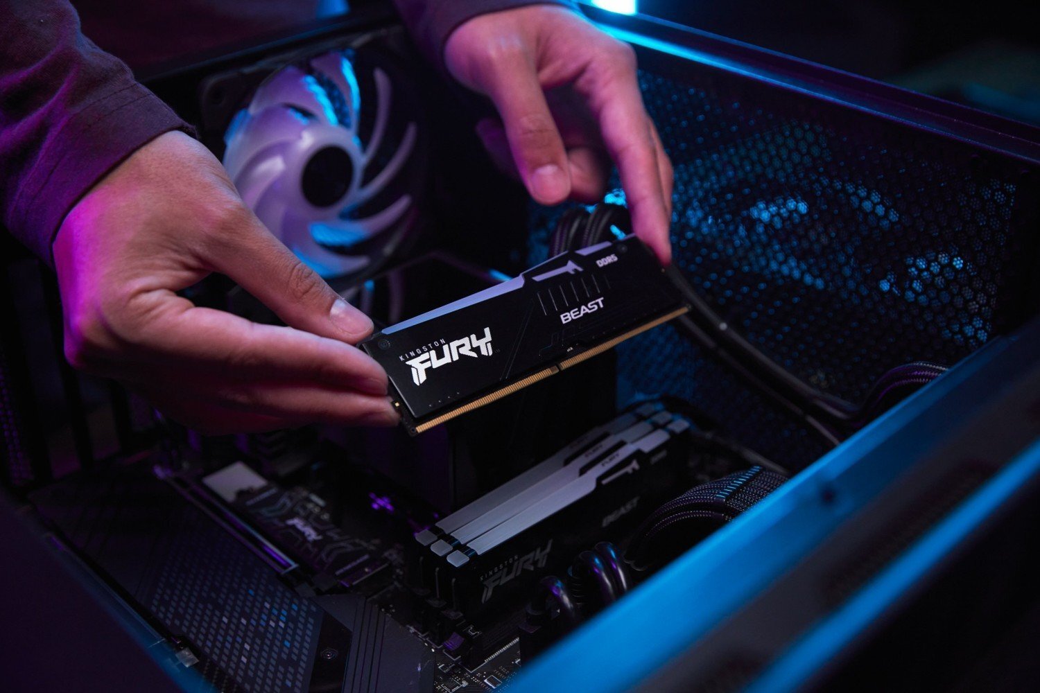 Память ПК Kingston DDR5 16GB KIT (8GBx2) 6000 FURY Beast RGB (KF560C40BBAK2-16) фото