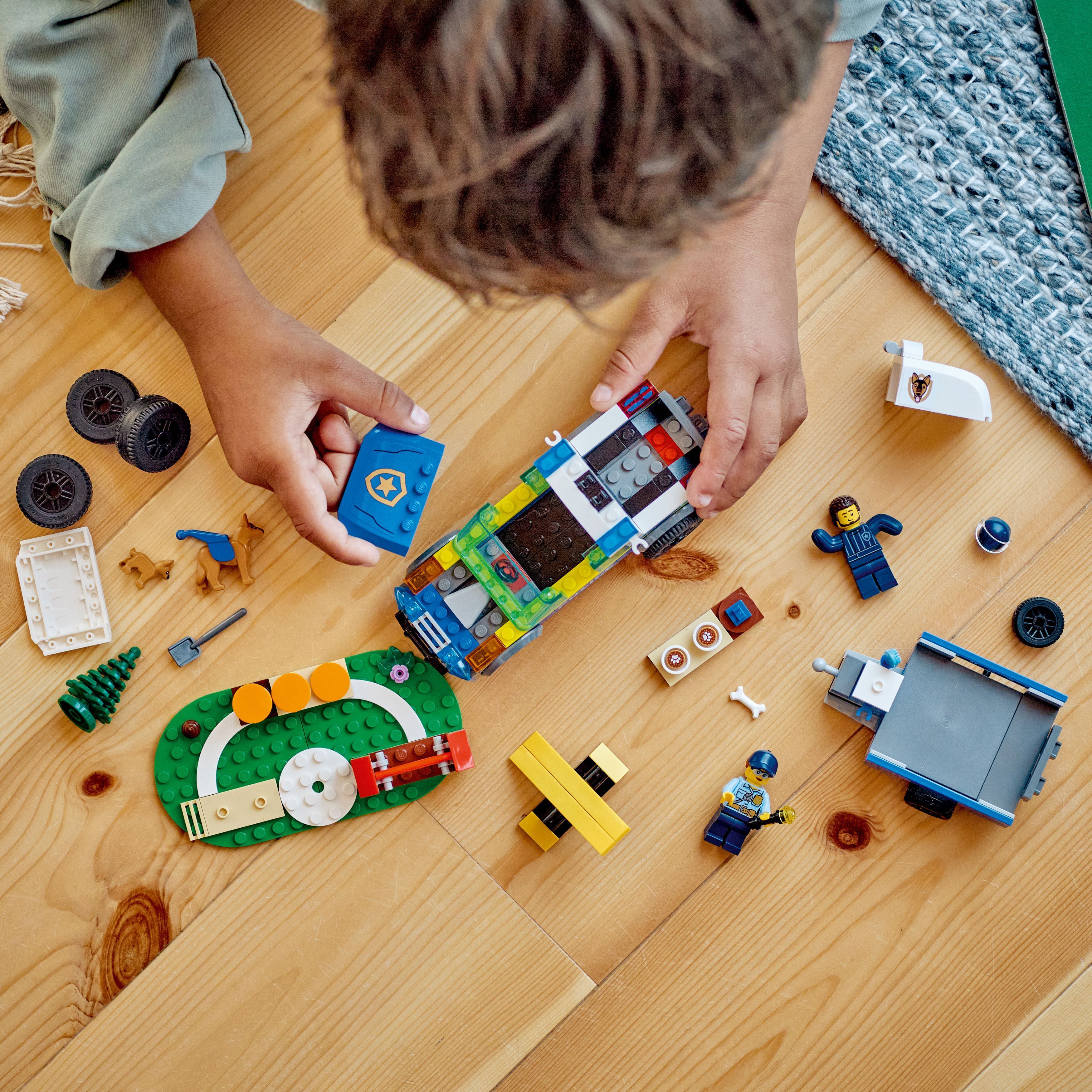 LEGO 60369 City Мобильная площадка для дрессировки полицейских собак фото 9