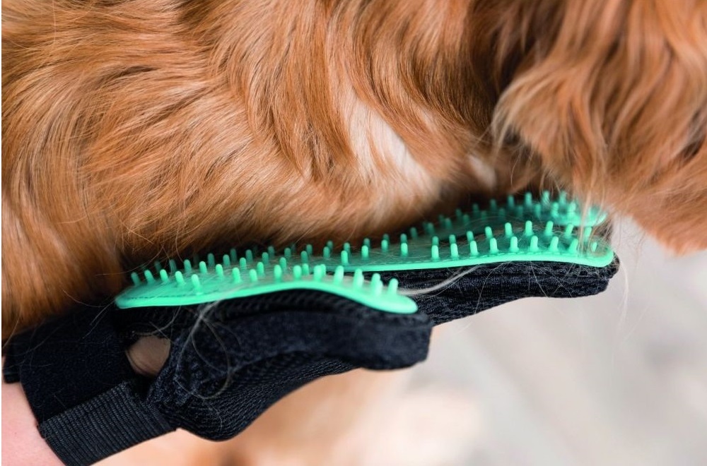 Расчеcка-перчатка для вычесывания шерсти для кошек и собак Trixie 16 х 24 см фото 4