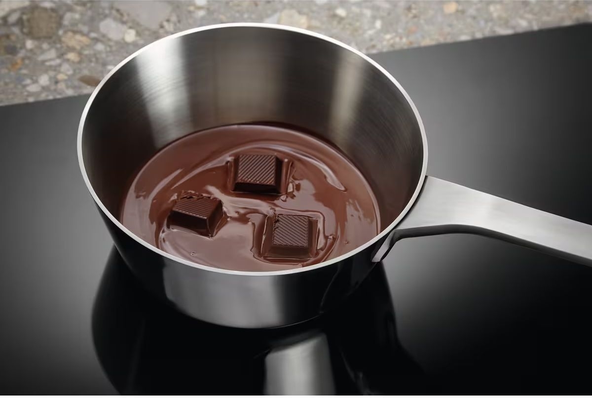 Варильна поверхня індукційна Electrolux EIB60420CKфото7