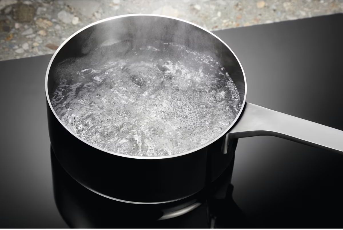 Варильна поверхня індукційна Electrolux EIB60420CKфото8