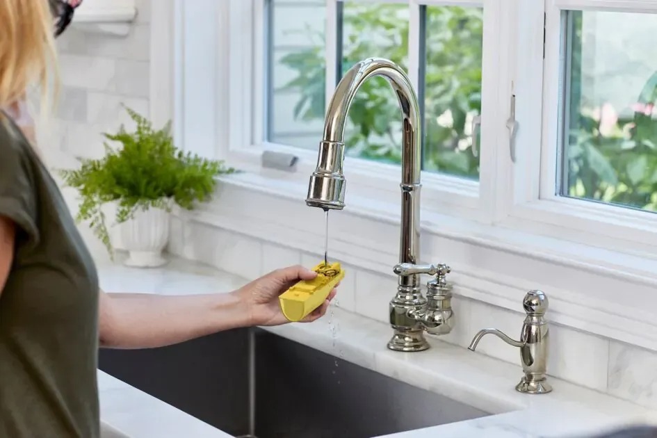 Відпарювач Tefal Pure Pop DT2026E1 жовтийфото