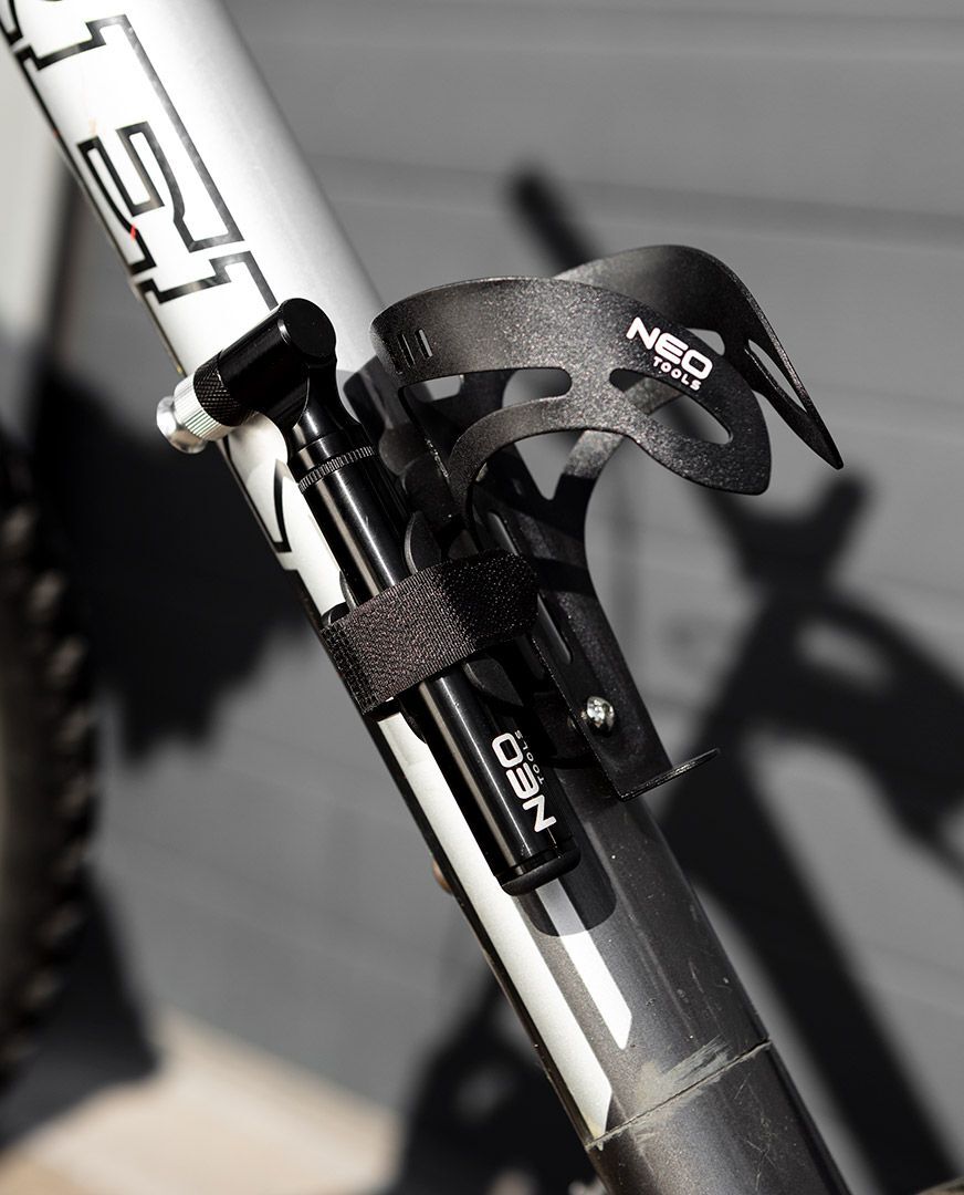 Насос велосипедный Neo Tools, с кронштейном для крепления (91-015) фото 10
