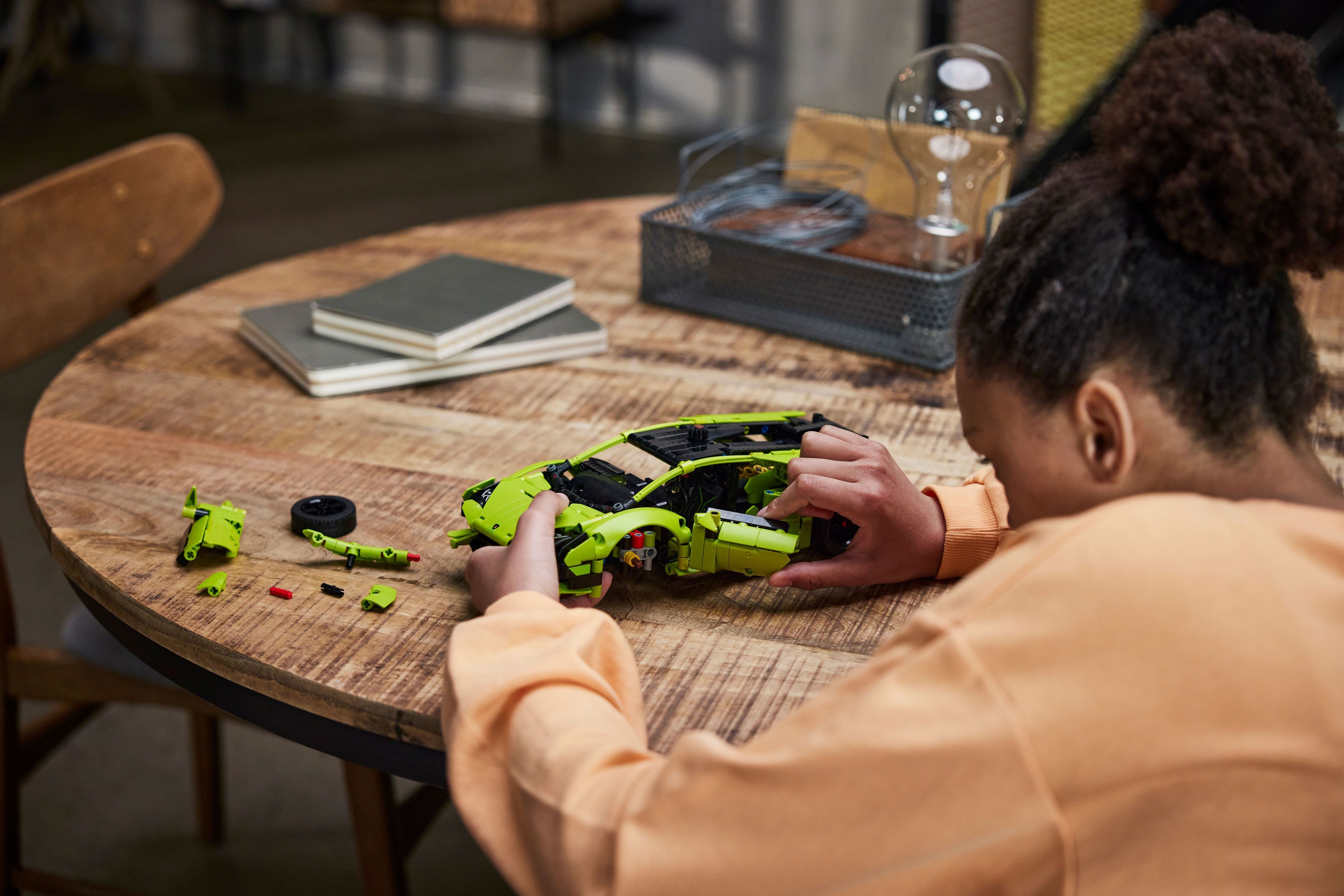 LEGO 42161 Technic Lamborghini Huracan Tecnicaфото7