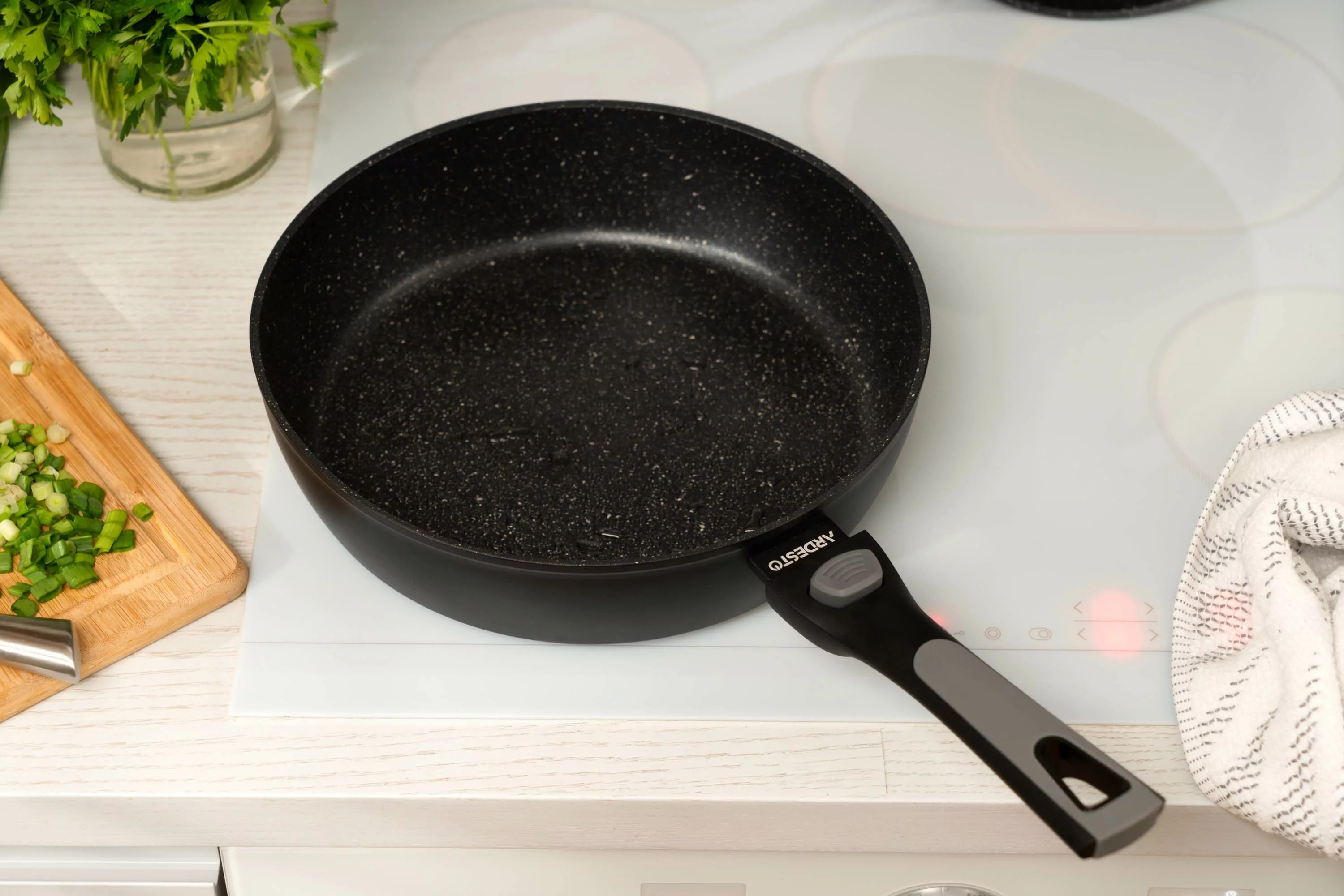 Сковорода глибока ARDESTO Gemini Bari 28 см, алюміній (AR1228B)фото10