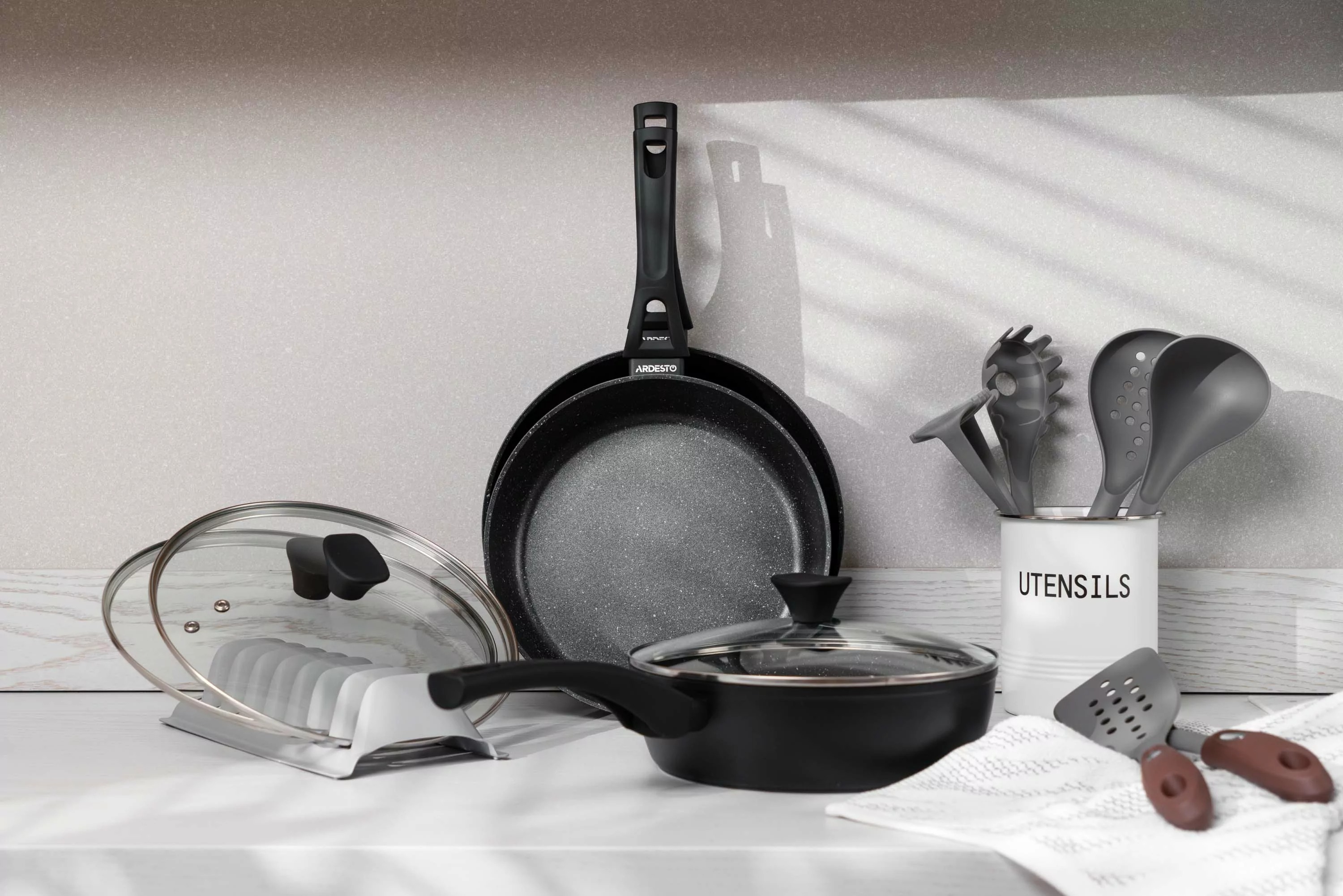 Сковорода глубокая ARDESTO Gemini Livorno с крышкой 26 см,алюминий (AR1226A) фото 11