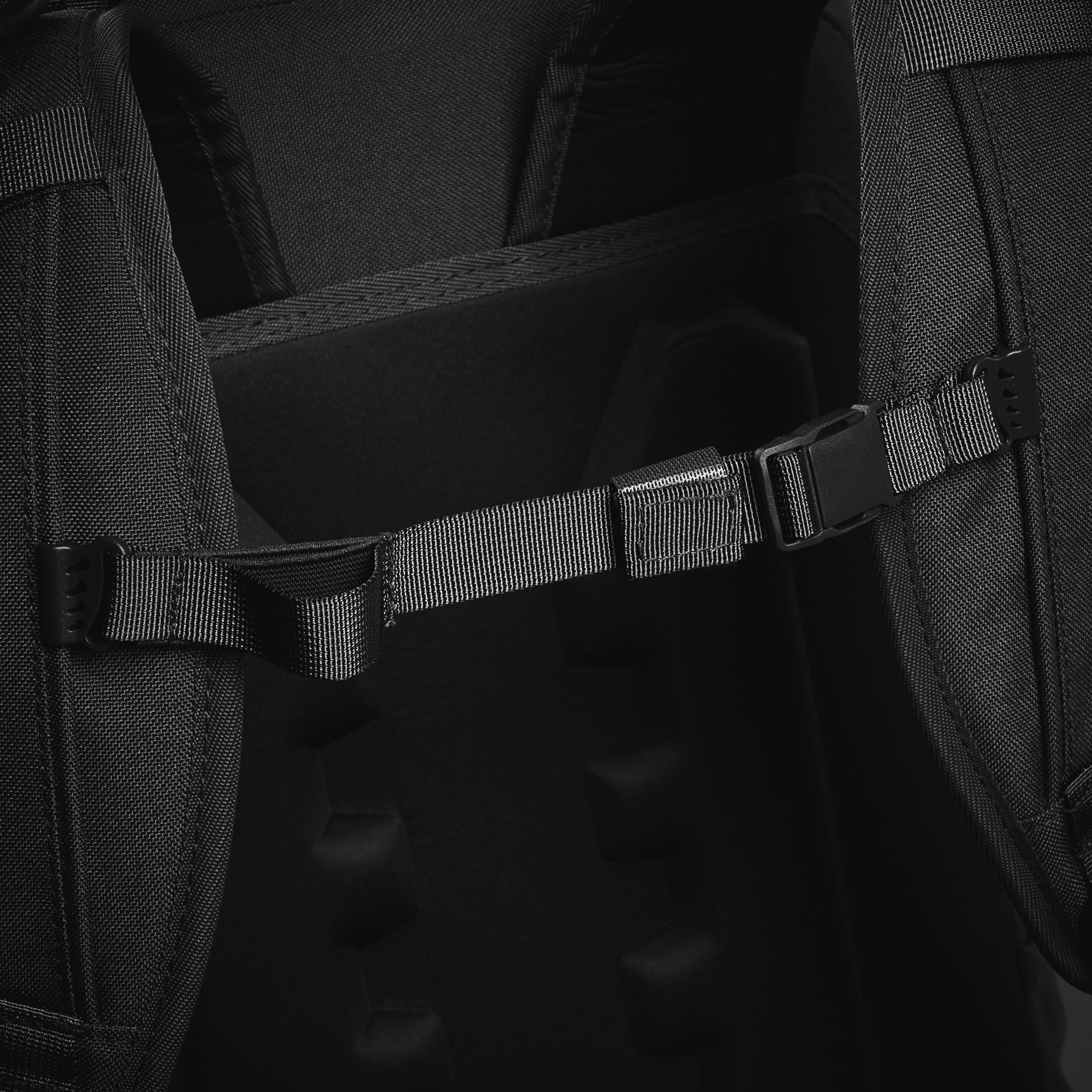 Рюкзак тактический Highlander Stoirm Backpack 40л Black (TT188-BK) фото 9