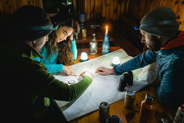 Ліхтар налобний Highlander Deneb 100 Sensor Rechargeable Head Torch Blue (TOR191)фото