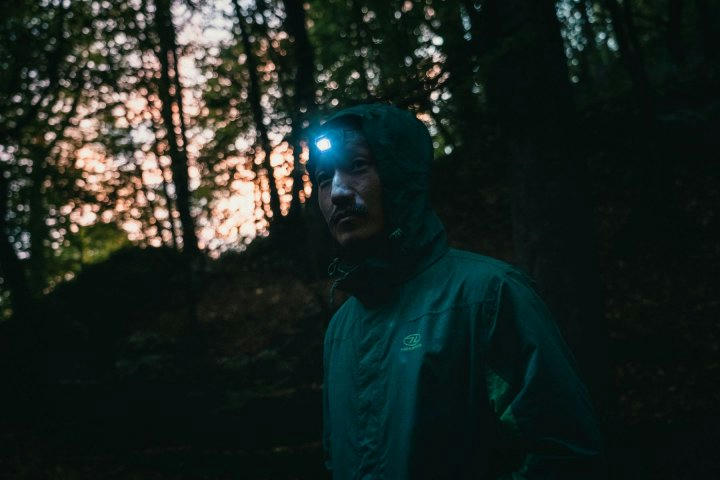 Ліхтар налобний Highlander Deneb 100 Sensor Rechargeable Head Torch Blue (TOR191)фото