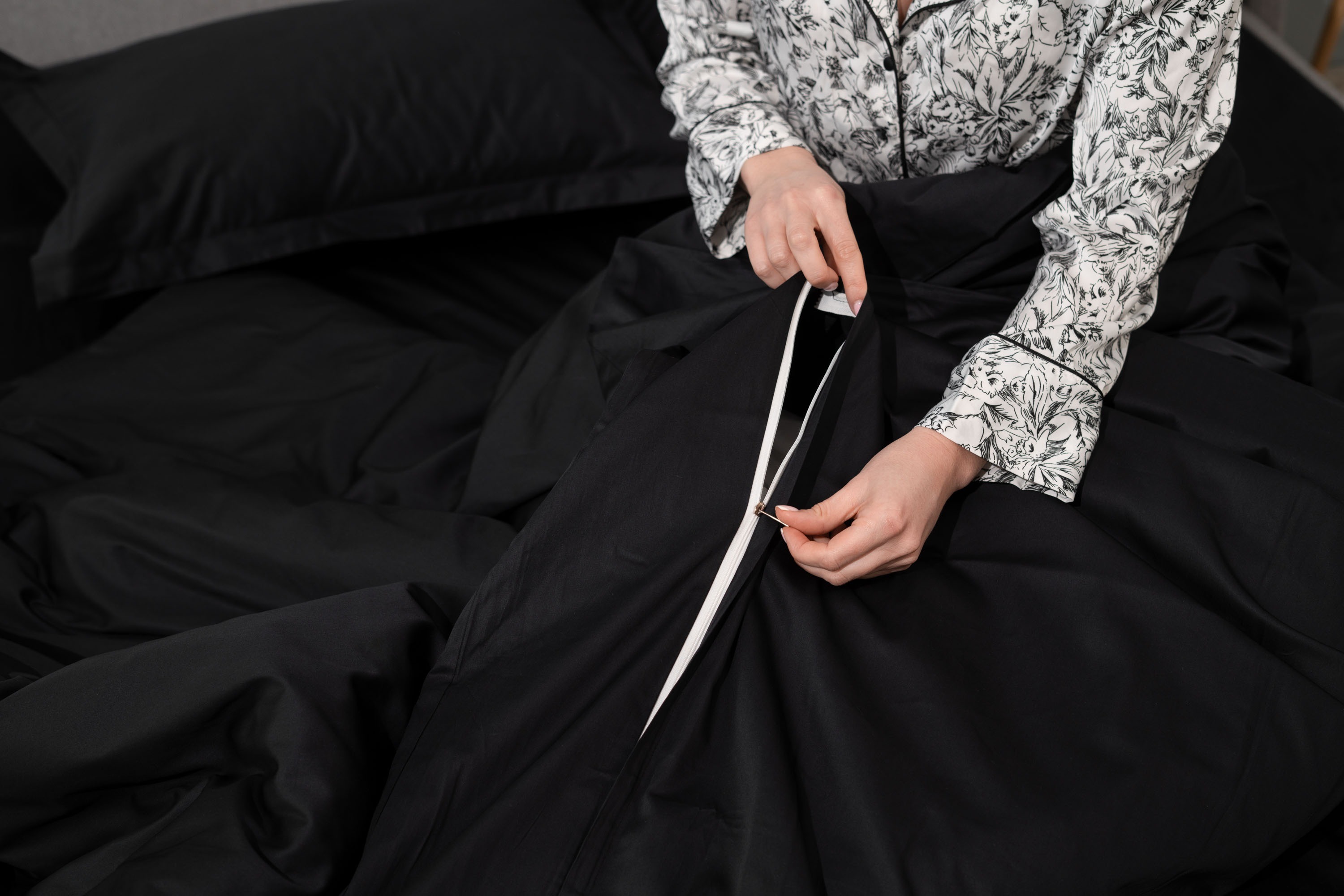 Набір постільної білизни 2,0сп ARDESTO Mix&amp;Match, підковдра 200х220см, 100% бавовна, сатин, чорний (ART2022SL)фото