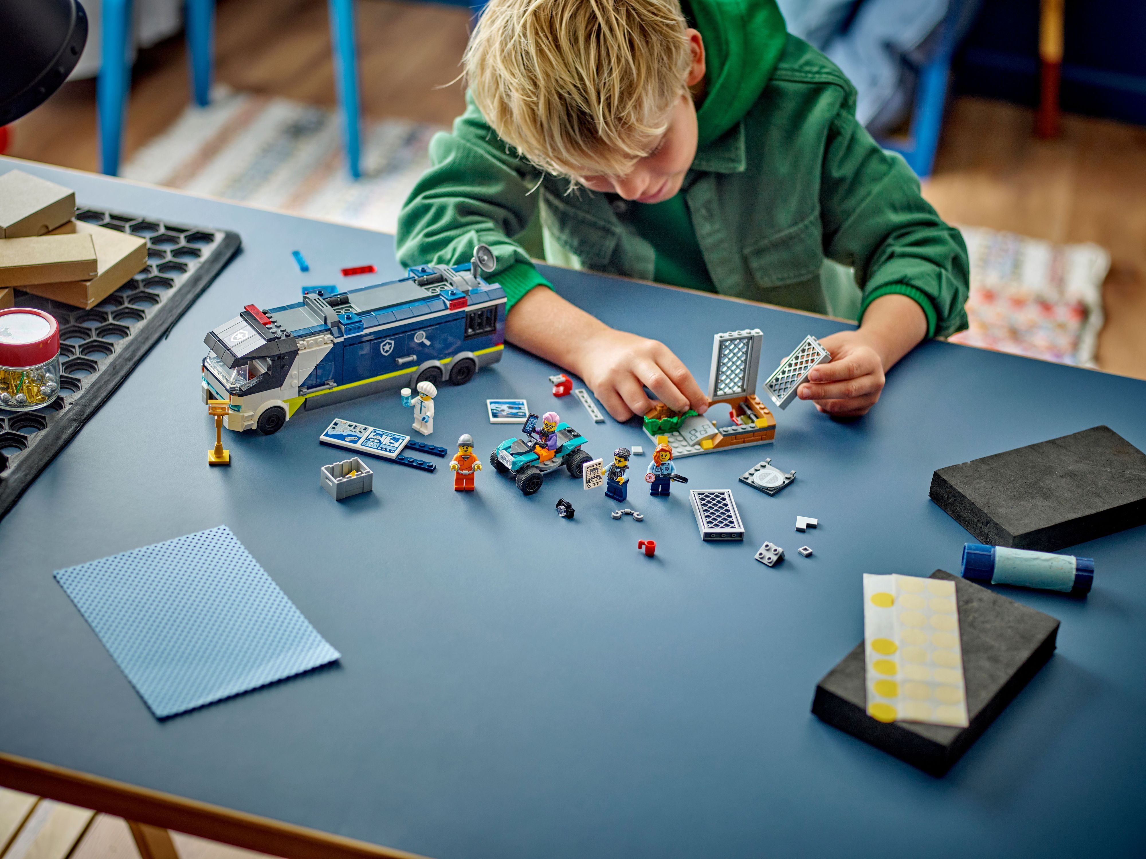 LEGO City Пересувна поліцейська криміналістична лабораторія 60418фото9