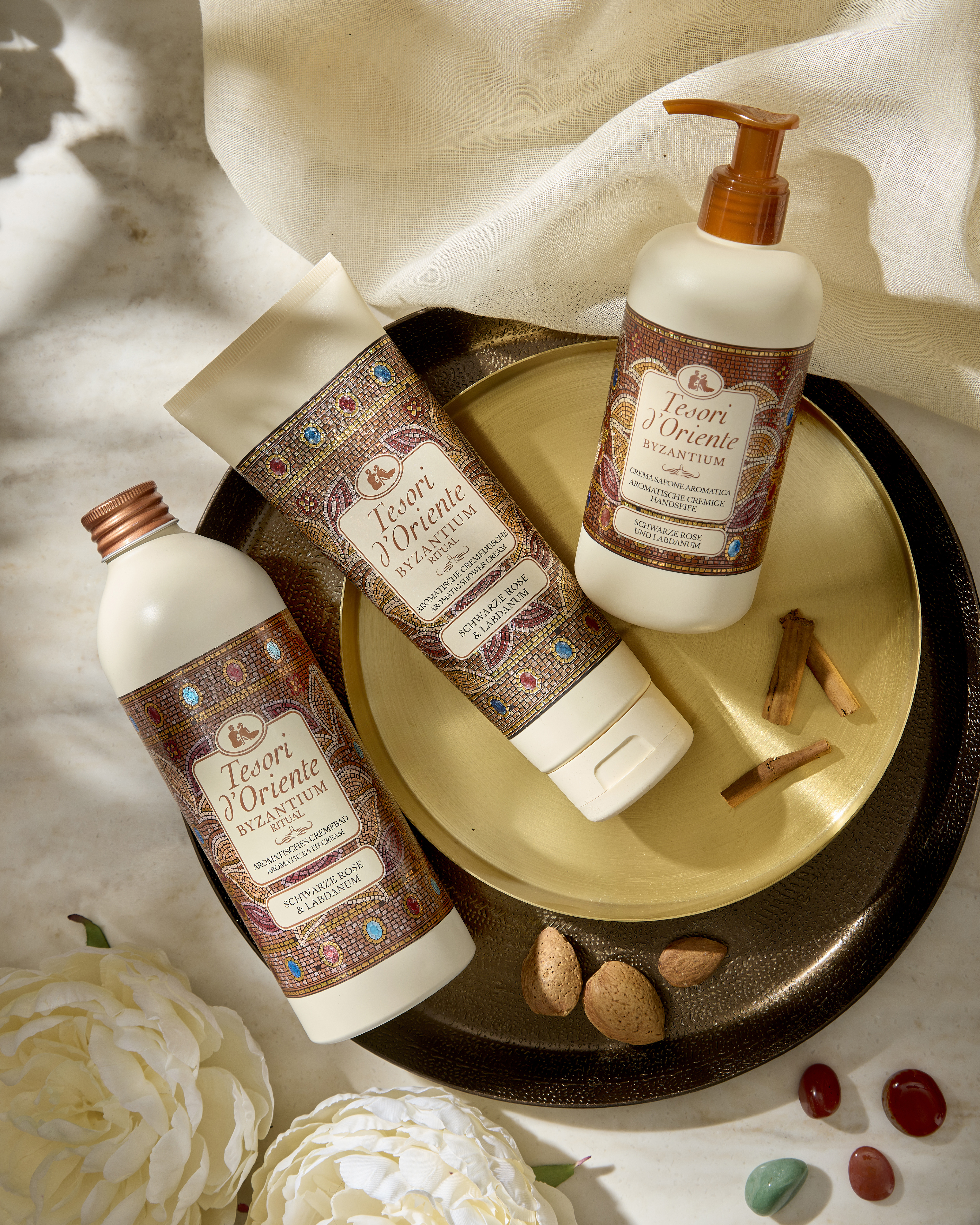 Крем-гель для душа Tesori d'Oriente Византия черная роза и лабданум 250мл фото 3