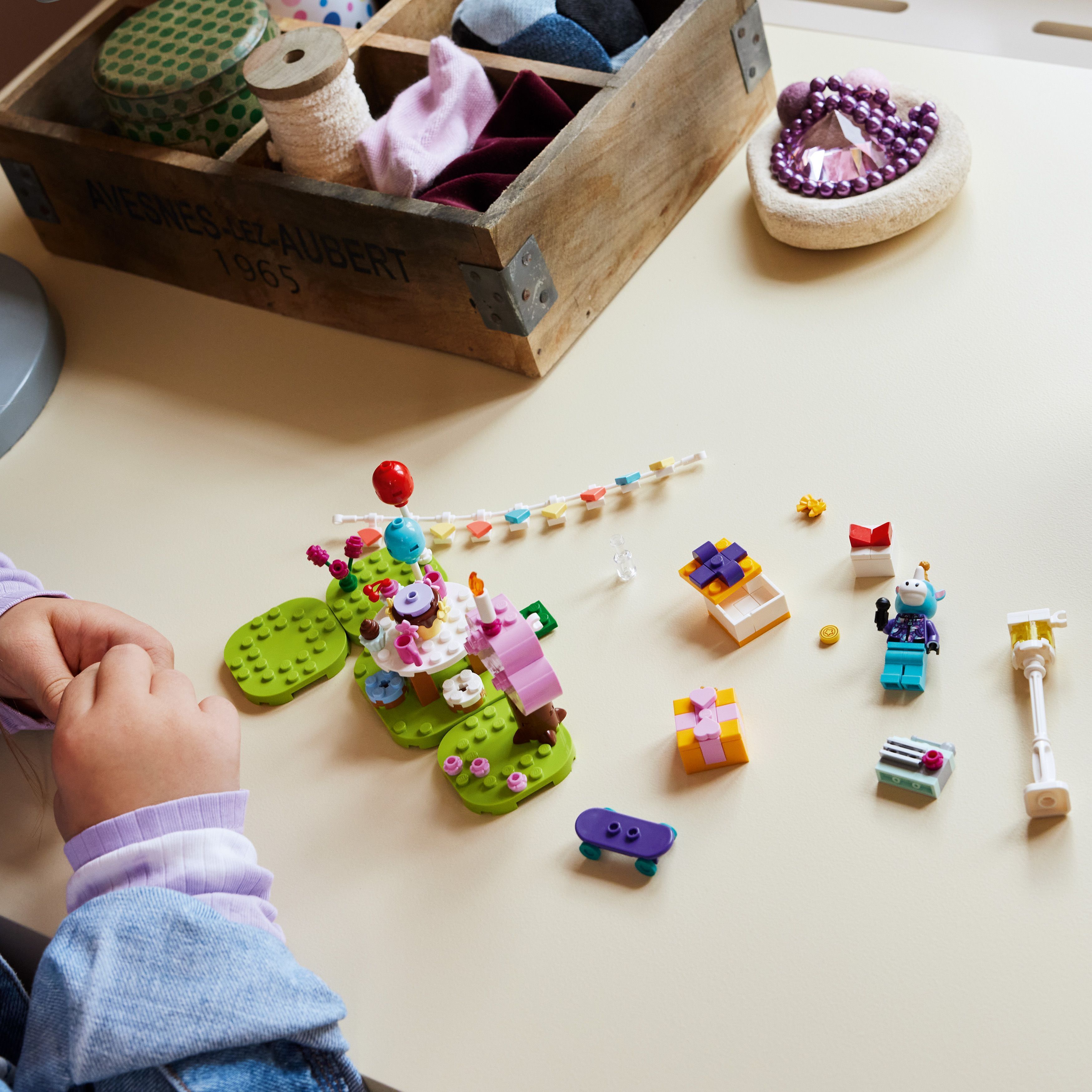LEGO 77046 Animal Crossing Вечеринка по случаю дня рождения Julian фото 10