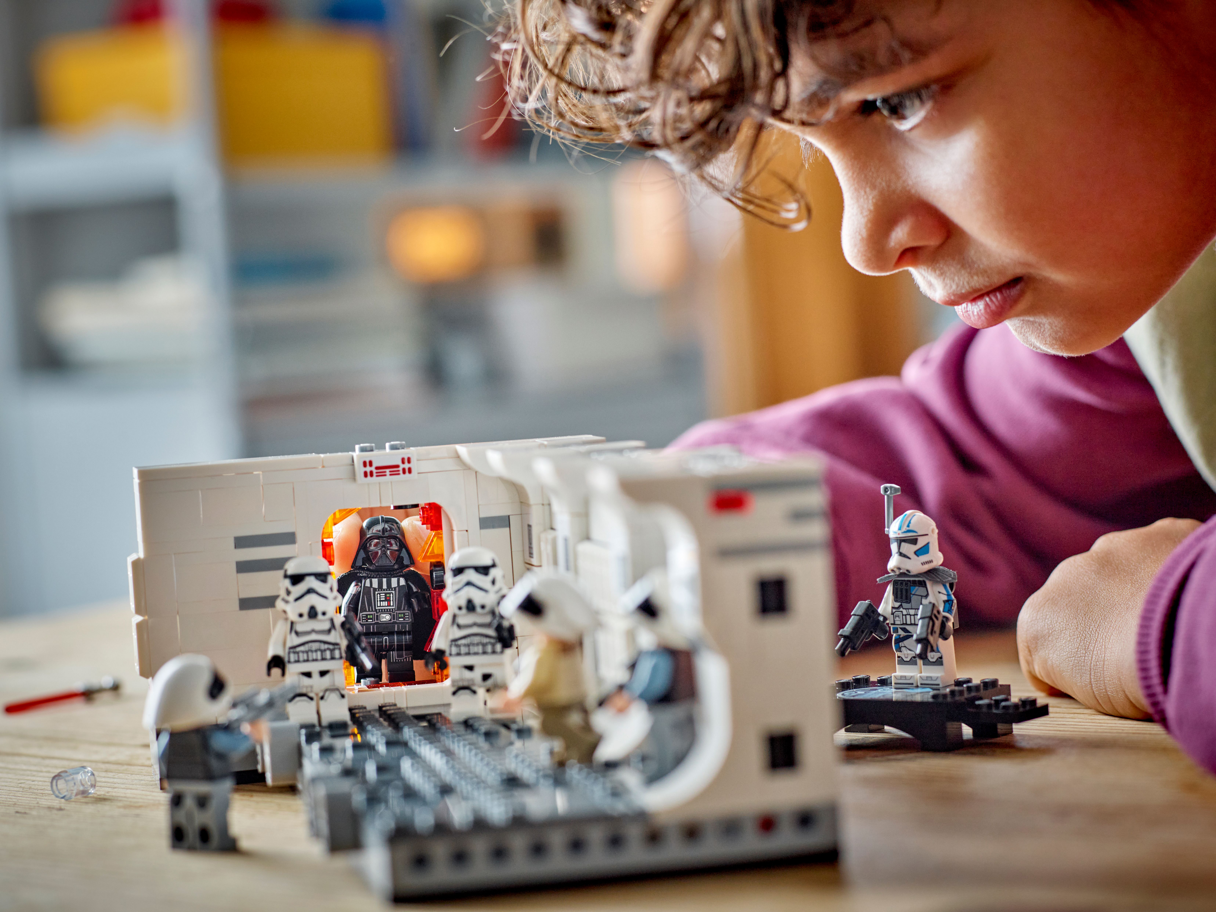 Конструктор LEGO Star Wars Посадка на борт Тантів IV фото 19