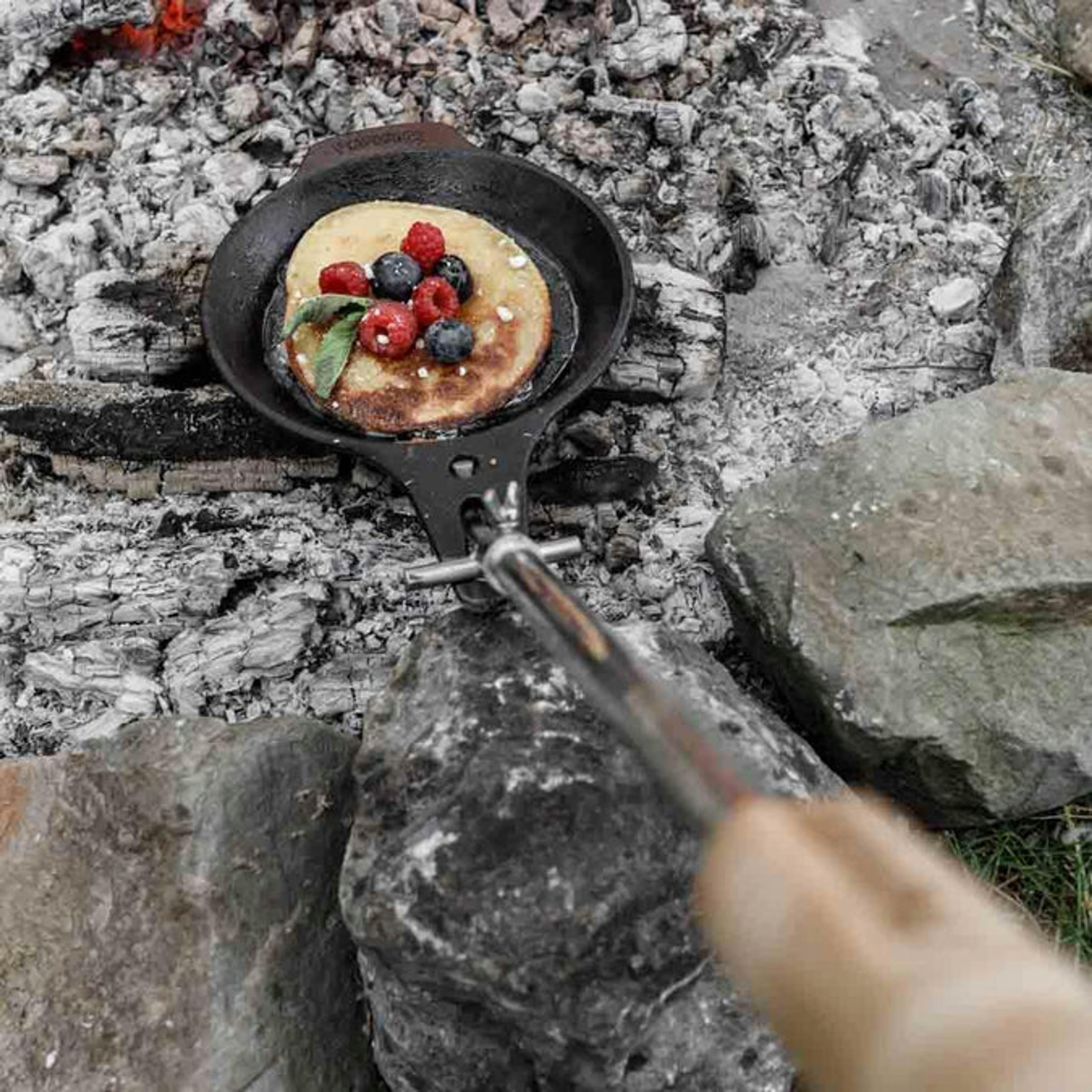 Сковорода чугунная для костра Petromax Cast-Iron Campfire Pan фото 7