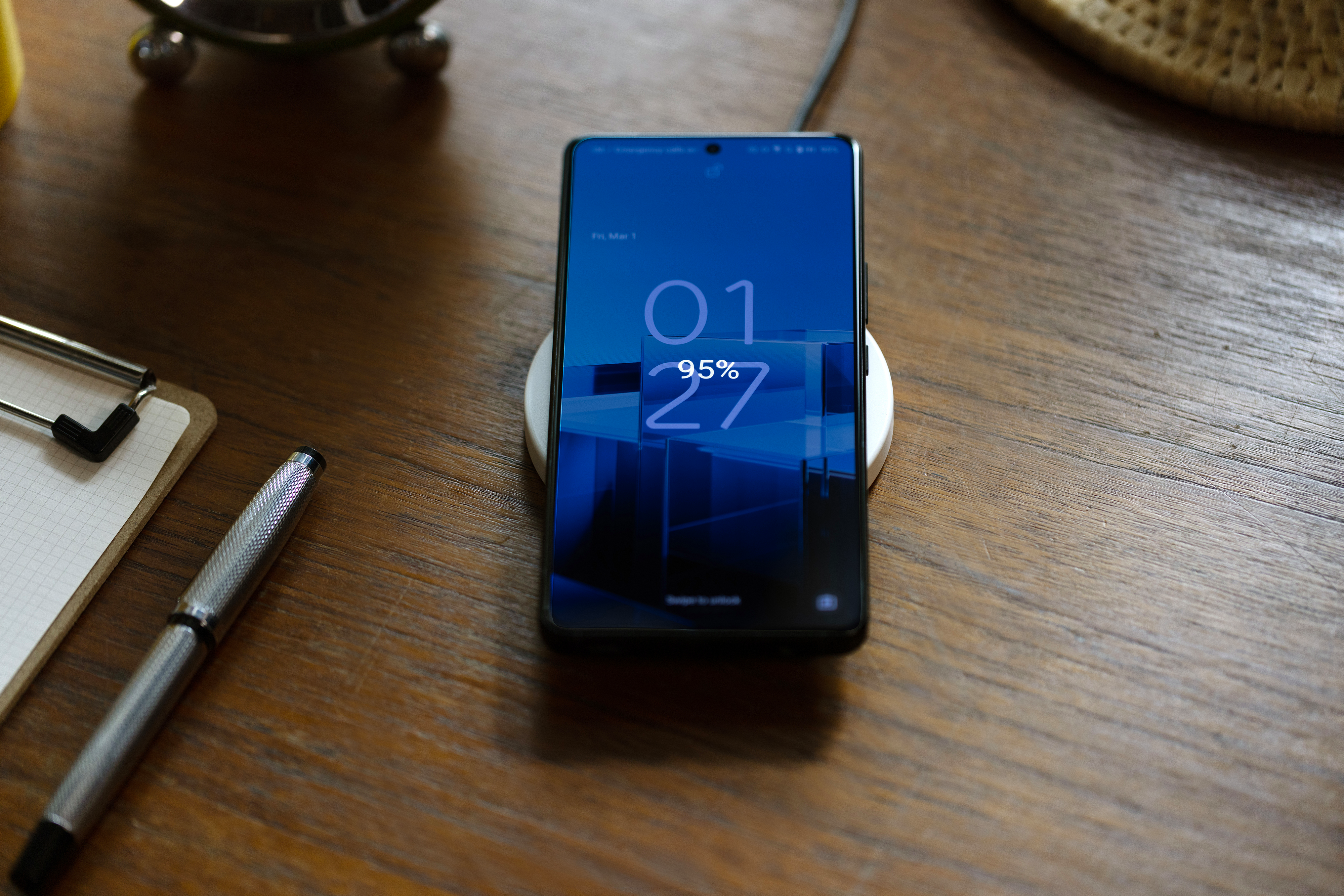 Смартфон Asus Zenfone 11 Ultra 16/512Gb 5G Blue (90AI00N7-M001H0)фото30