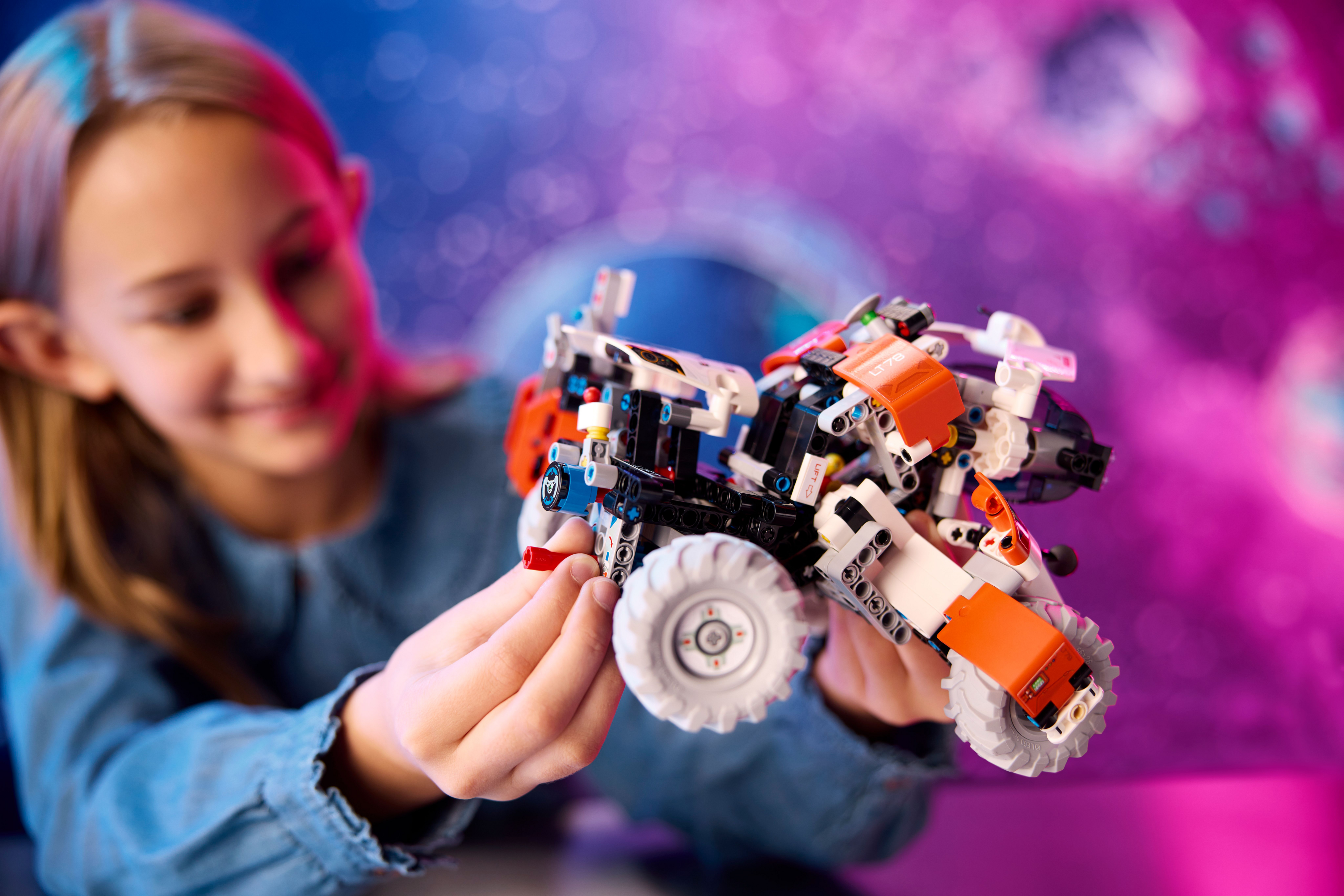 Конструктор LEGO Technic Космический колесный погрузчик LT78 (42178) фото 17