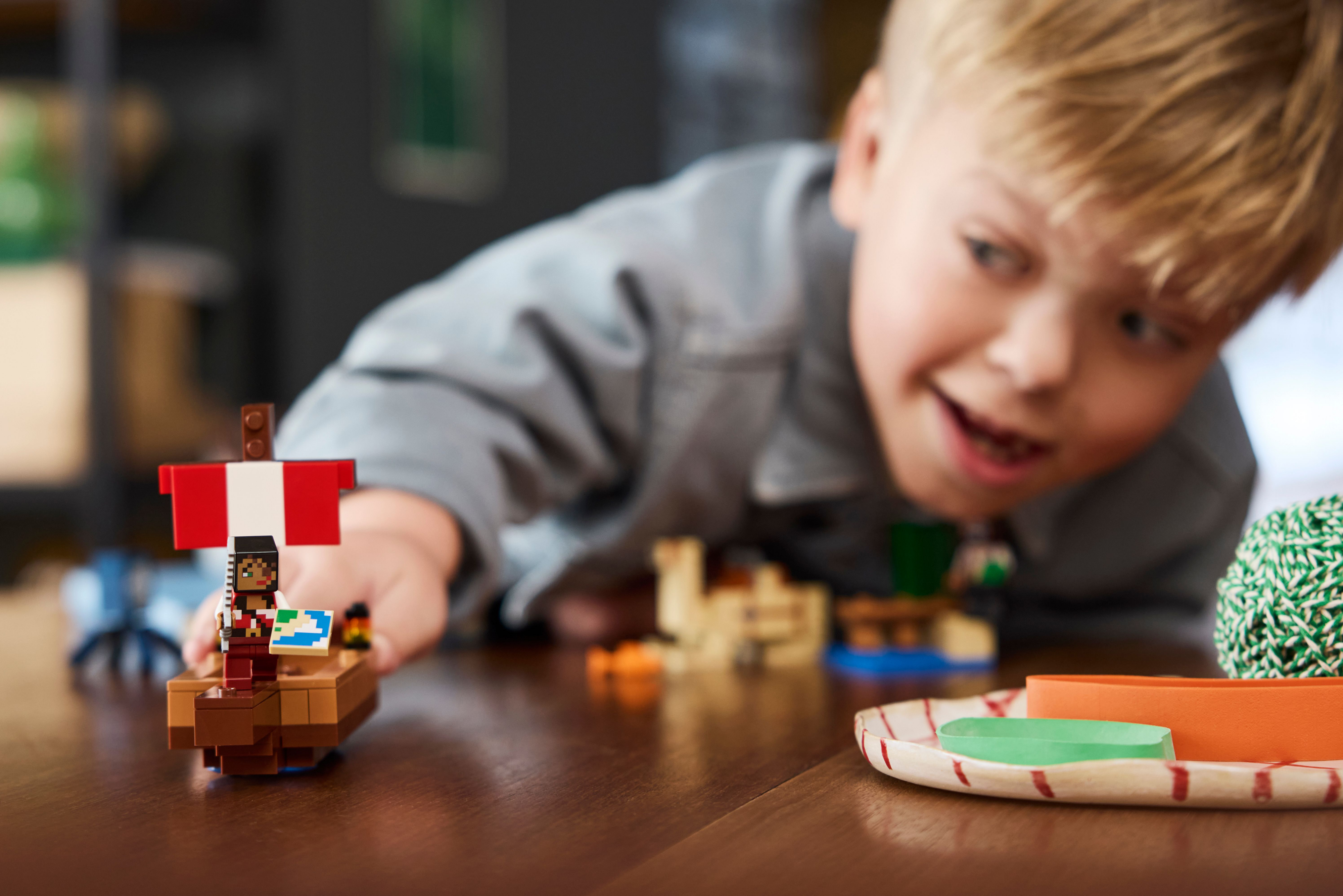 Конструктор LEGO 21259- Minecraft Путешествие на пиратском корабле фото 19