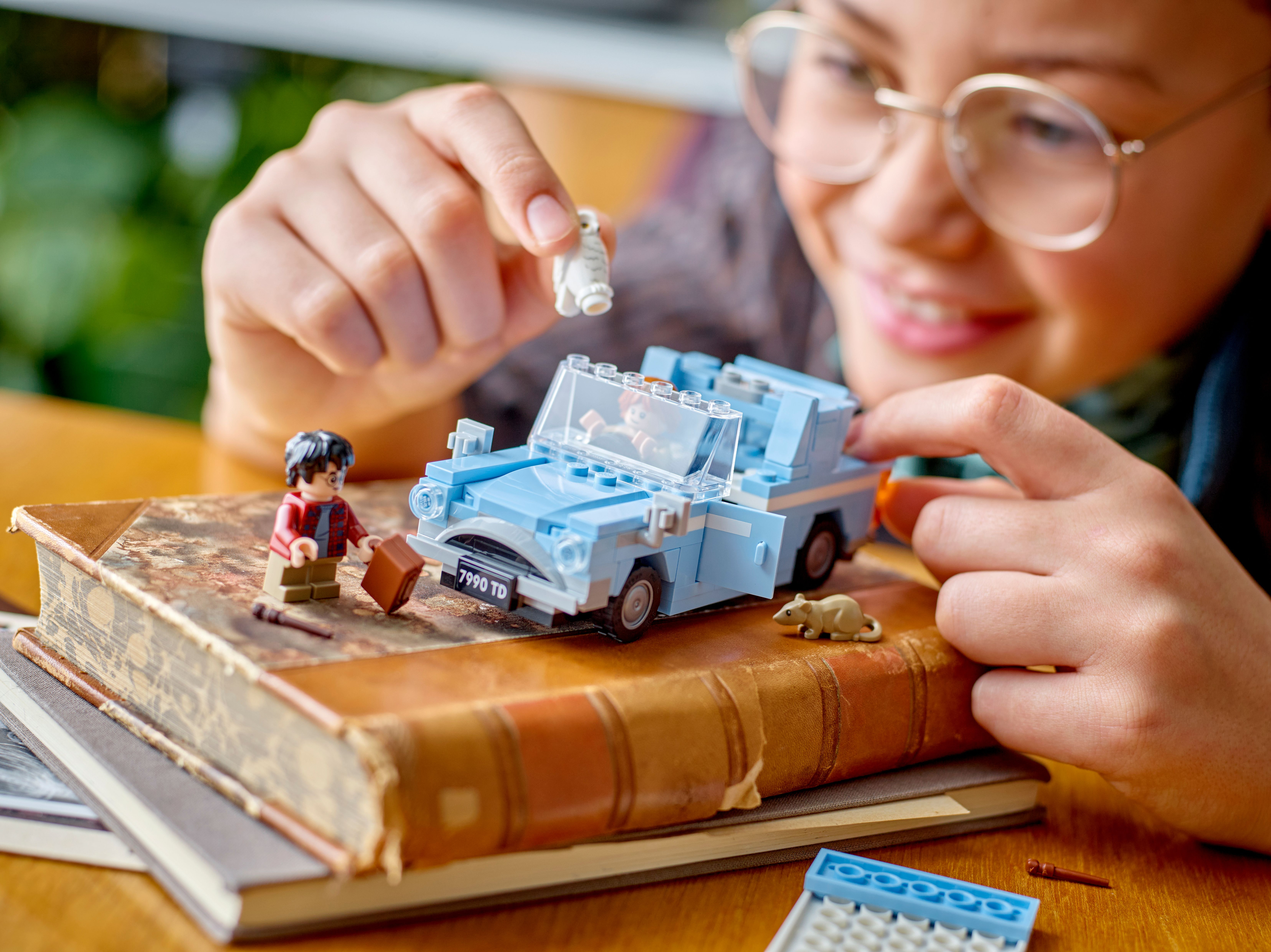 LEGO 76424 Harry Potter Летючий Форд «Англія»фото4