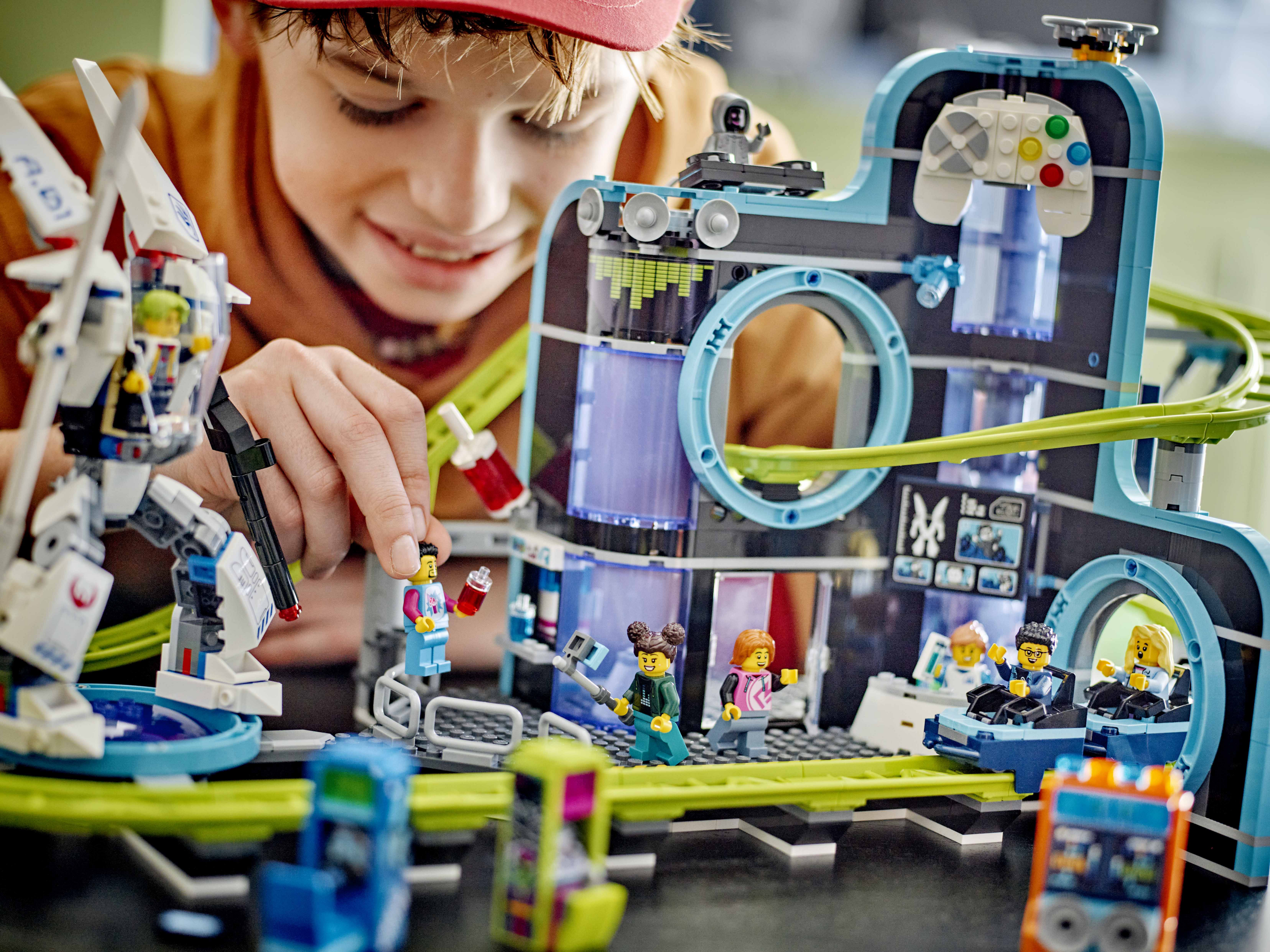 Конструктор LEGO City Парк развлечений «Мир роботов» 60421 фото 13
