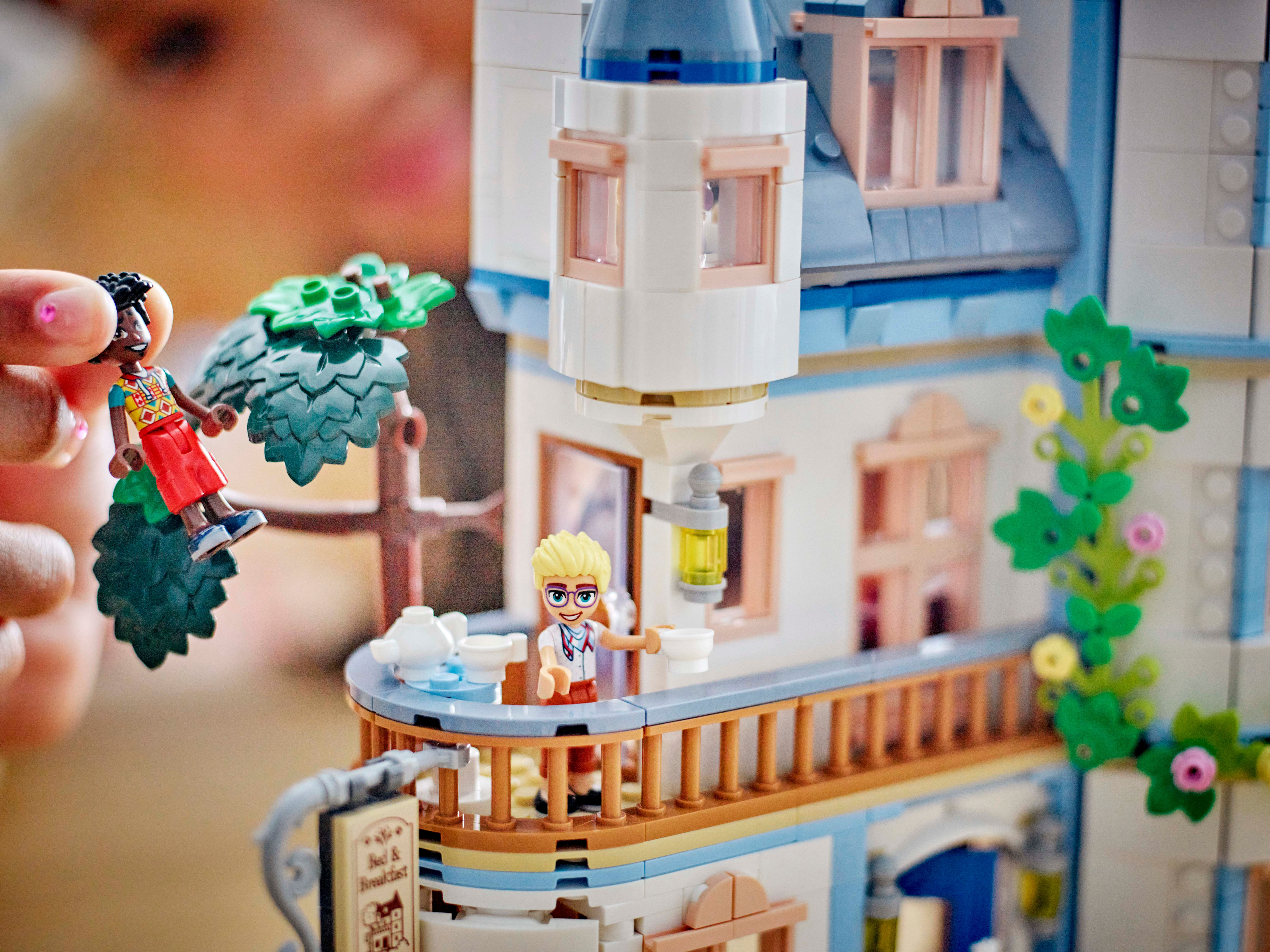 Конструктор LEGO 42638 Friends Замковий готель «Ночівка та сніданок»фото23