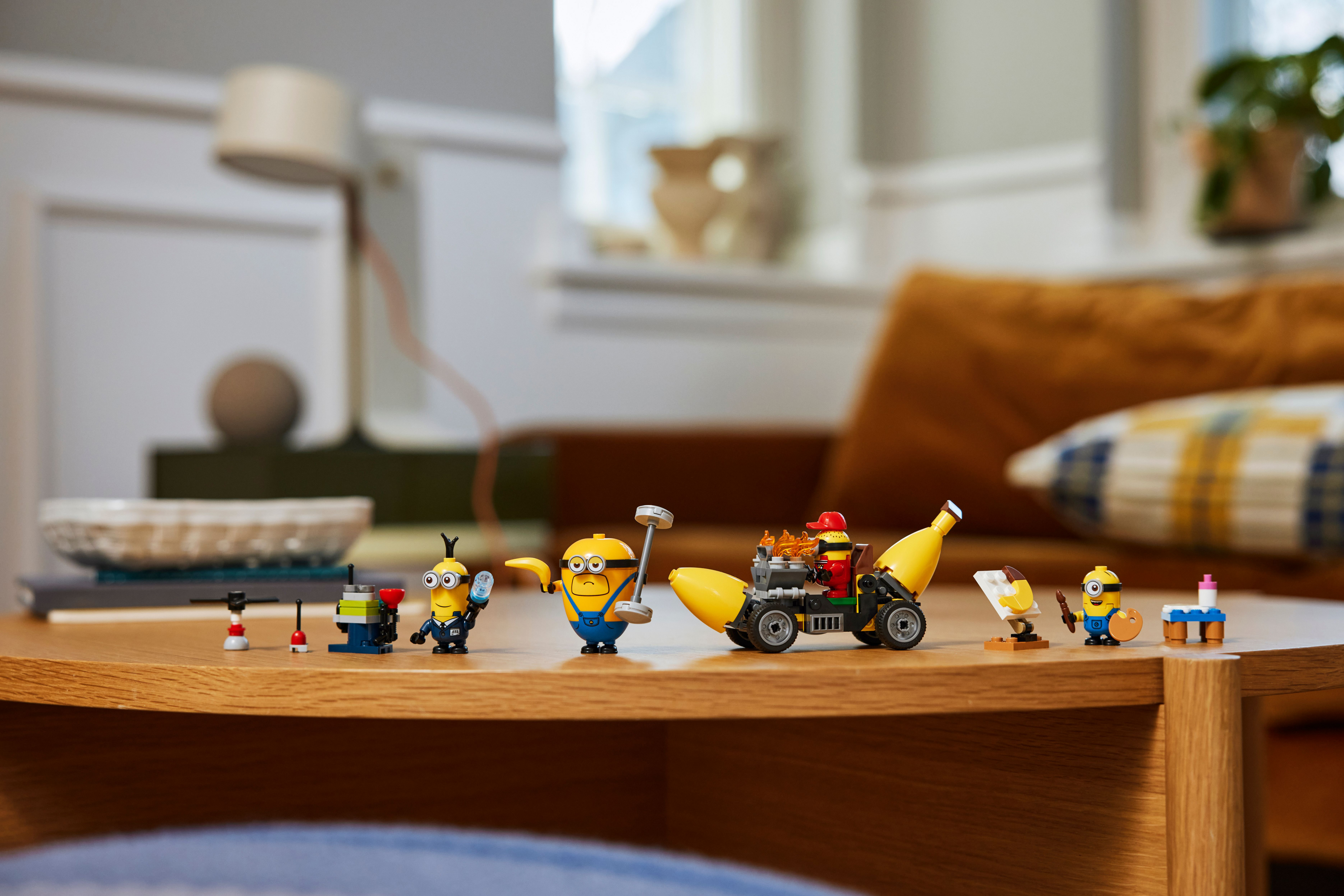 Конструктор LEGO 75580 Миньоны и банановый автомобиль фото 18