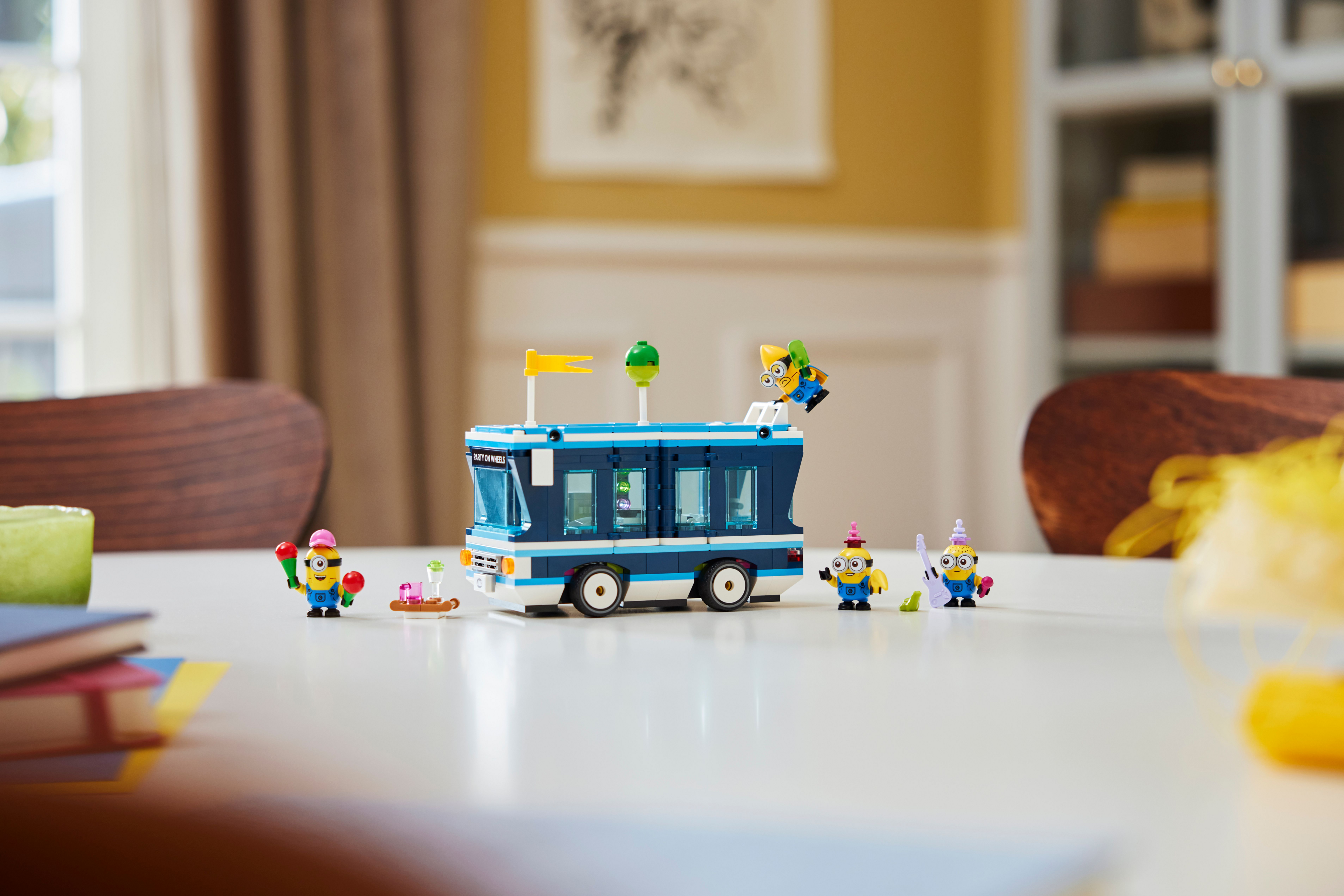 Конструктор LEGO 75581 Музичний автобус для вечірок Міньйонівфото13