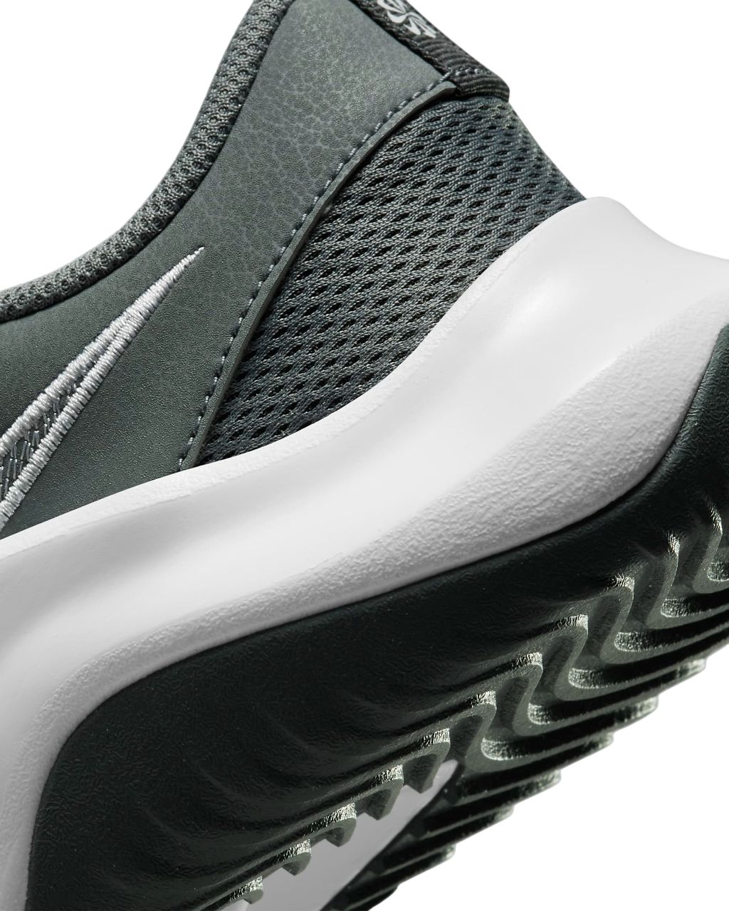 Кросівки чоловічі Nike Legend Essential 3 NN DM1120-002 43 (9.5 US) сіріфото7