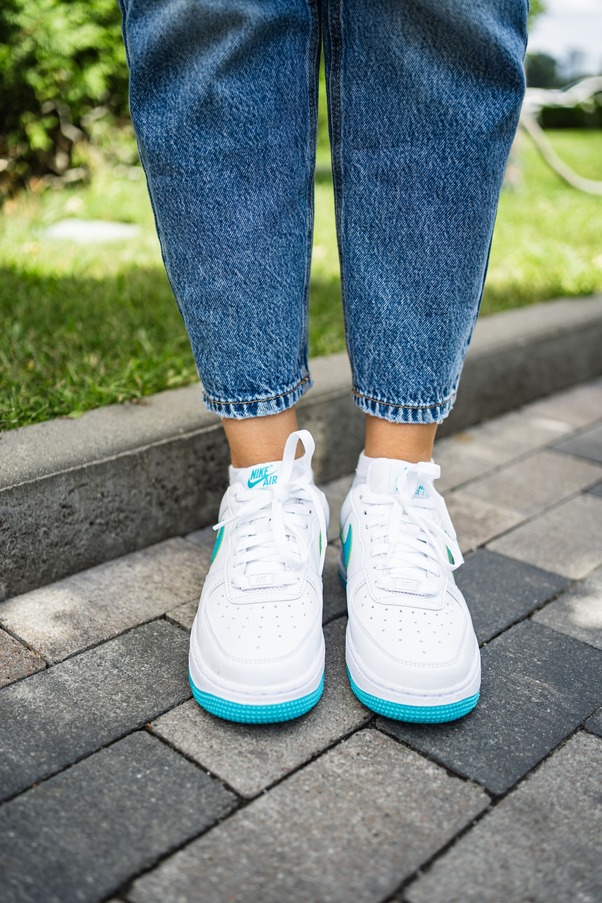 Кеди жіночі Nike Air Force 1 07 NN DV3808-107 40 (8.5 US) біло-бірюзовіфото