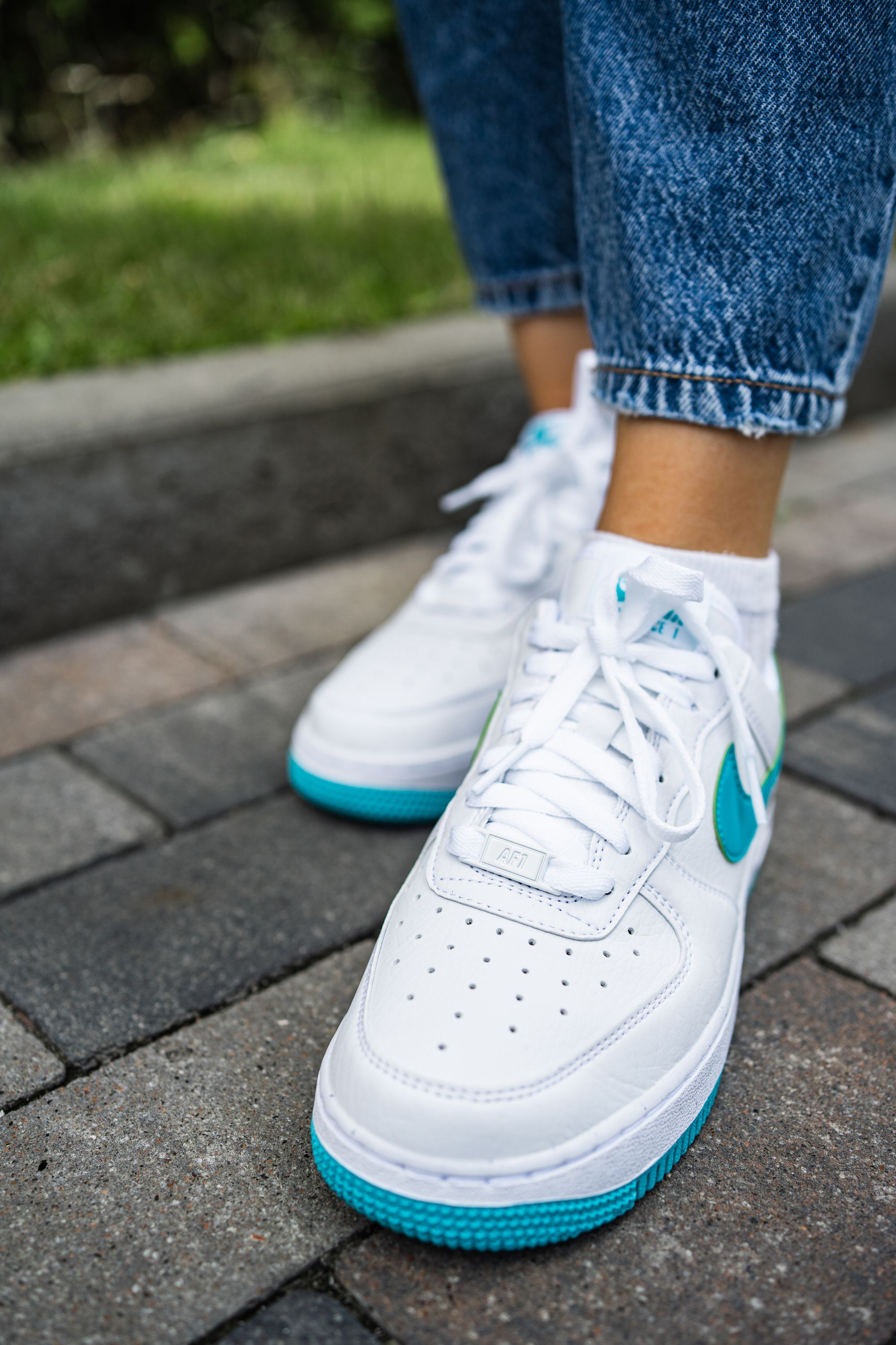 Кеди жіночі Nike Air Force 1 07 NN DV3808-107 40 (8.5 US) біло-бірюзовіфото
