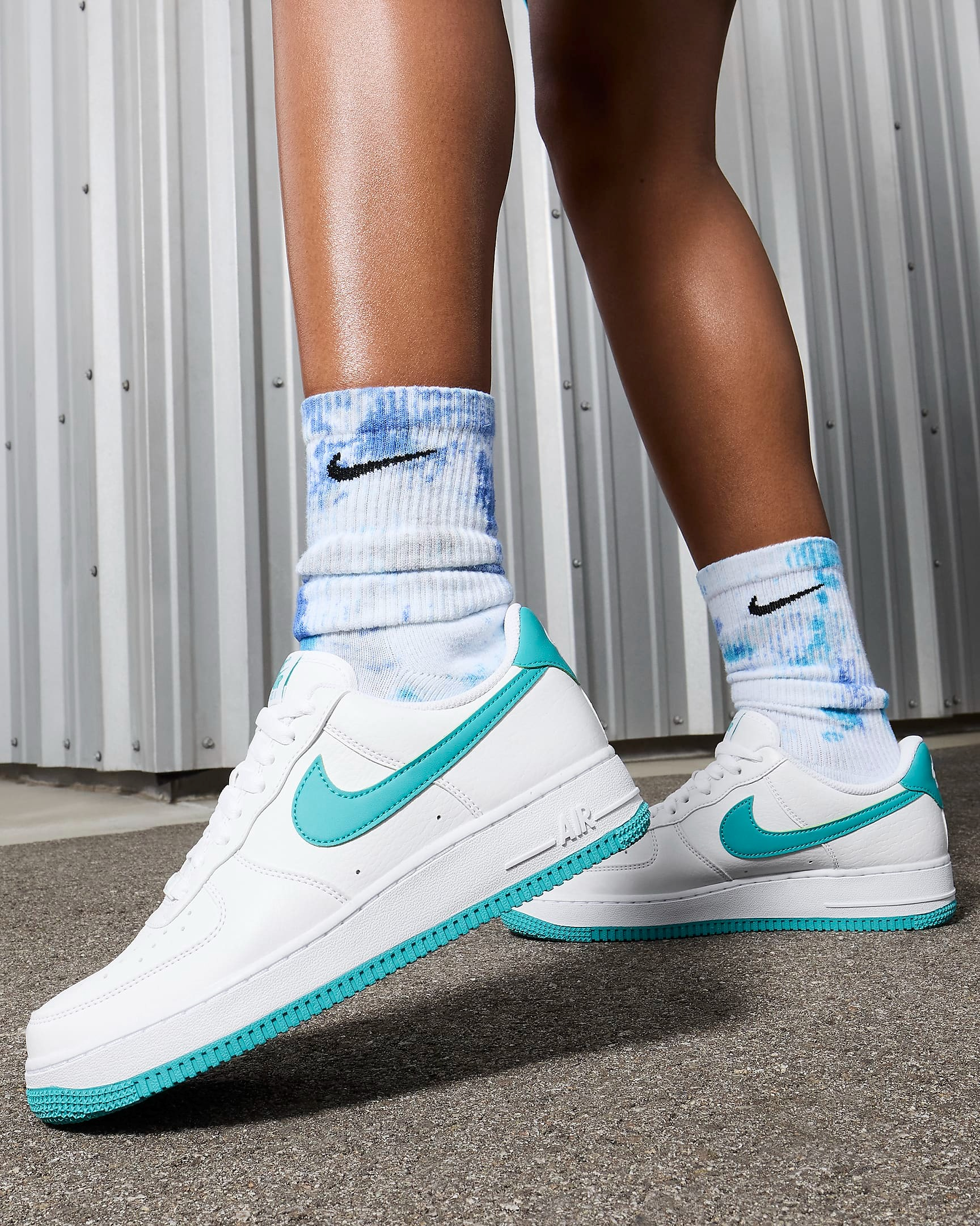 Кеди жіночі Nike Air Force 1 07 NN DV3808-107 38 (7 US) біло-бірюзовіфото10