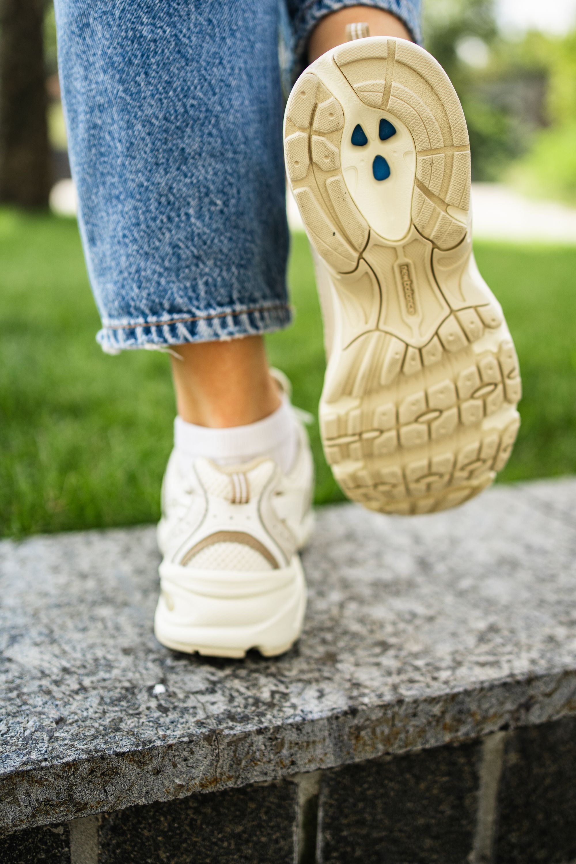 Кроссовки New Balance 530 MR530AA 38.5 (6 US) бежевые фото 13